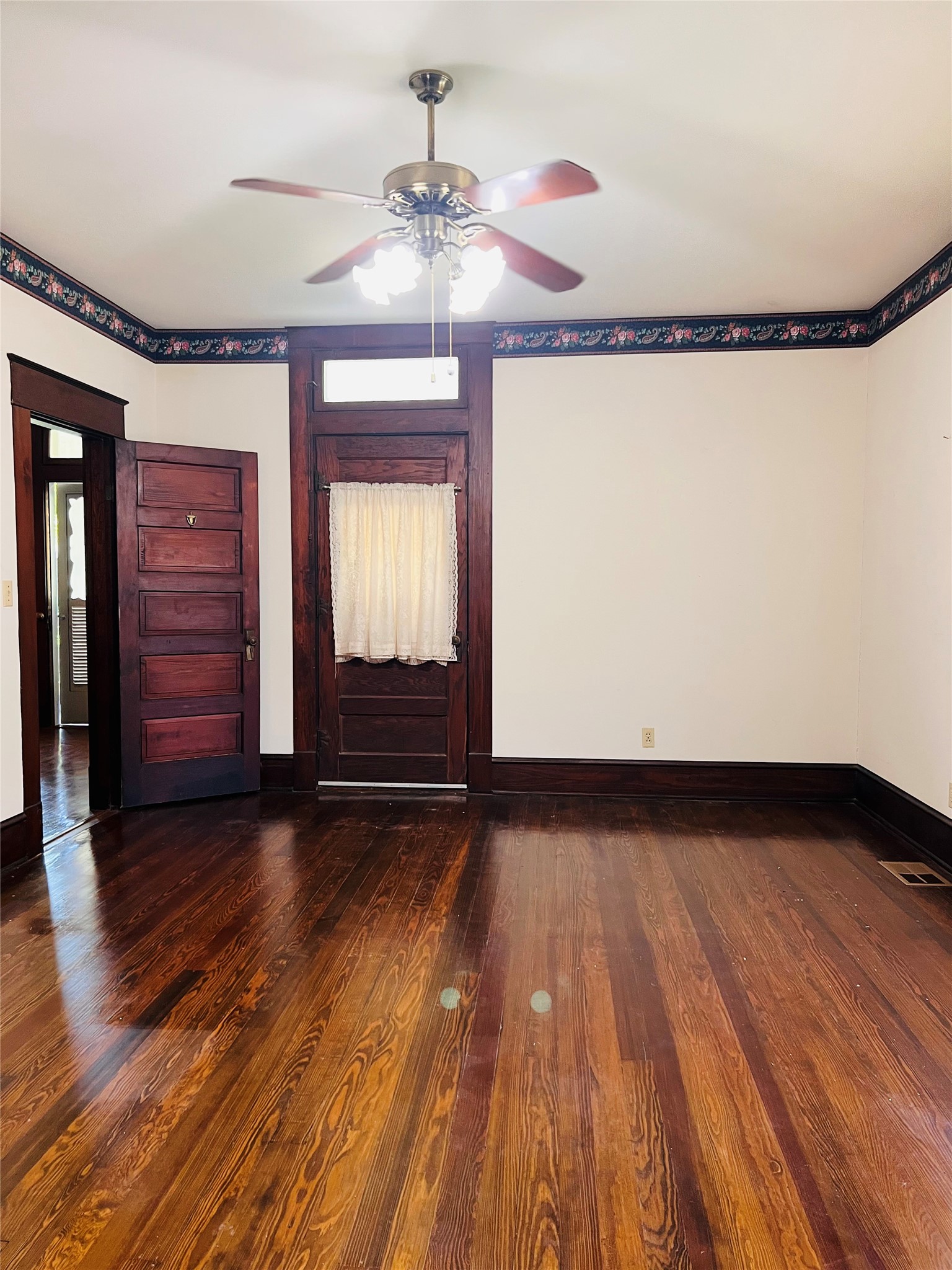 505 N Elm Street Comanche TX 76442