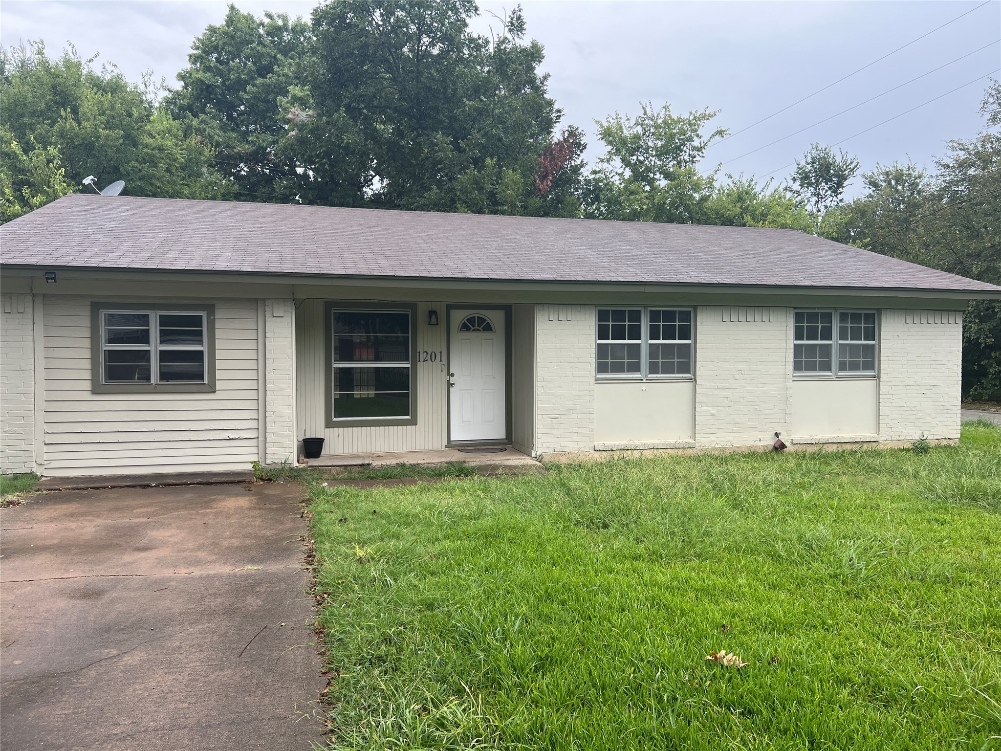 1201 W Center Street Sherman TX 75092
