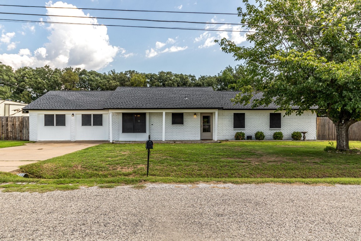 4005 Mountain Vista Drive Granbury TX 76048