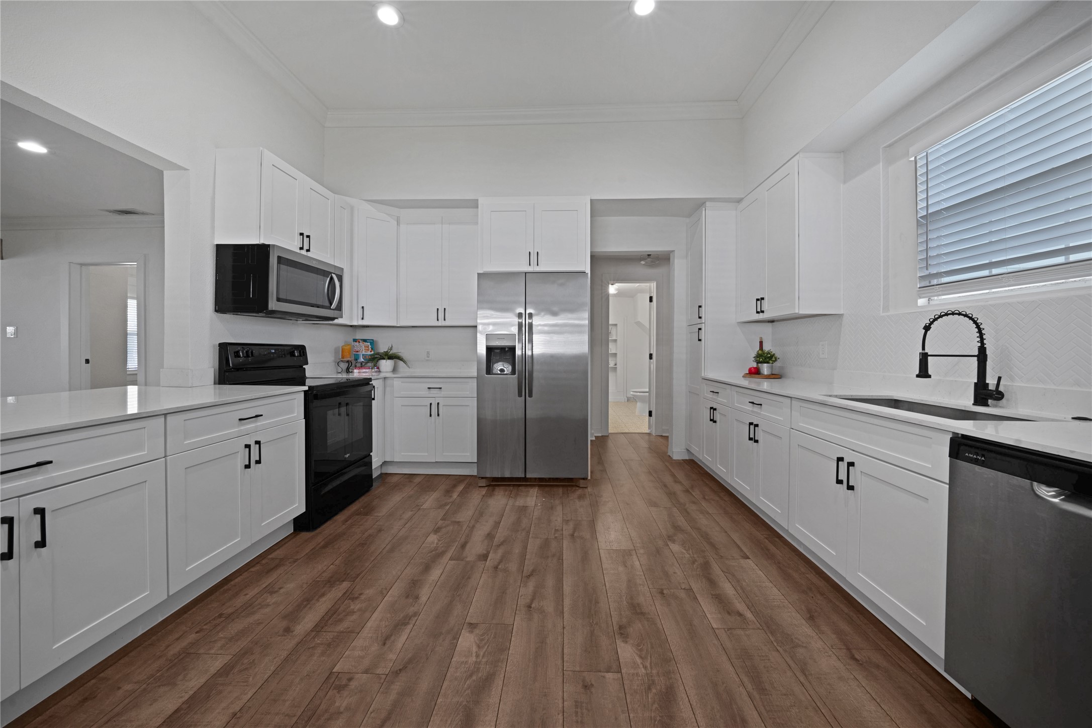 1011 S Armstrong Avenue Denison TX 75020