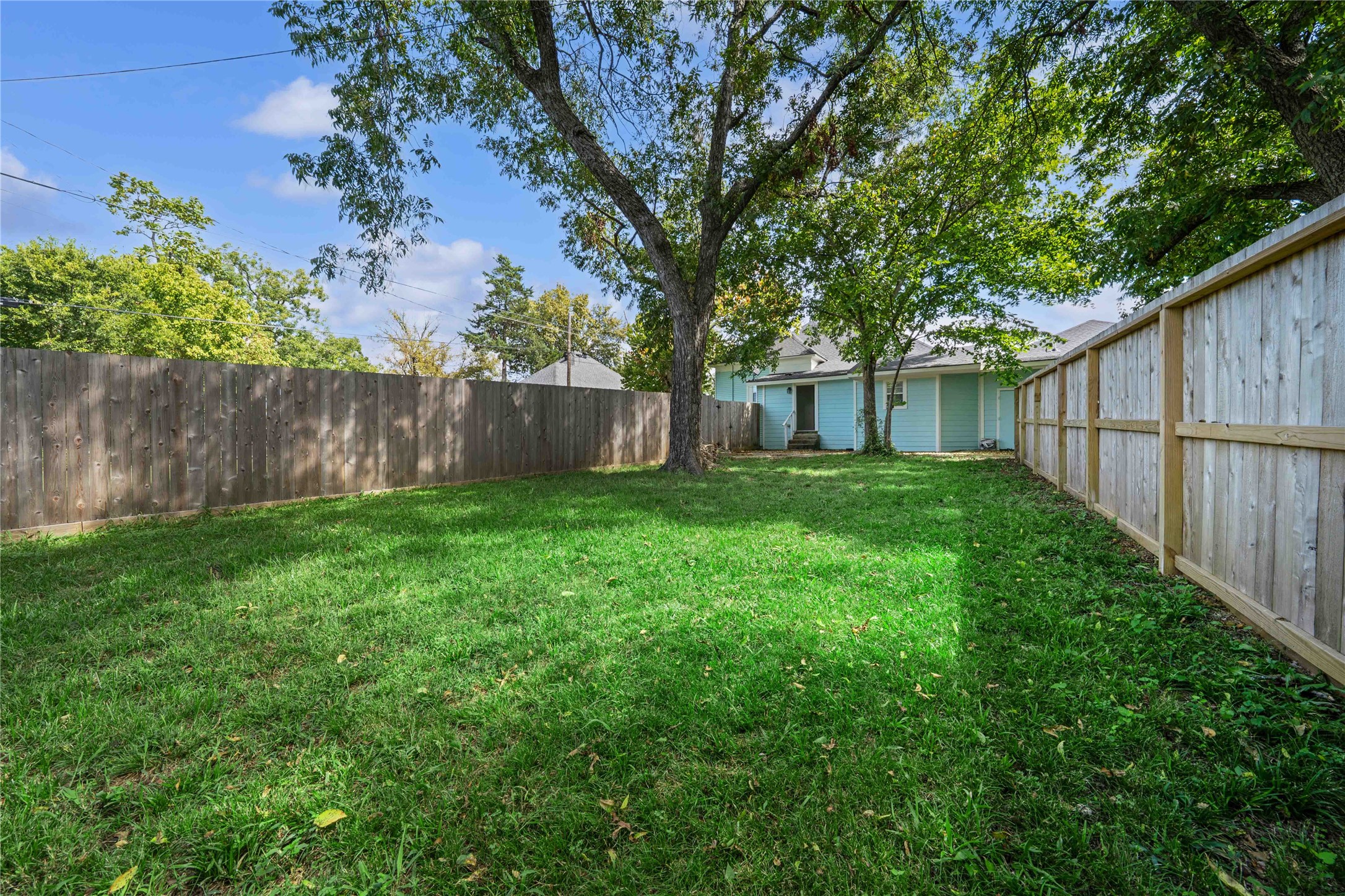 1011 S Armstrong Avenue Denison TX 75020