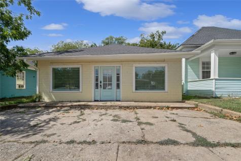 1011 S Armstrong Avenue Denison TX 75020