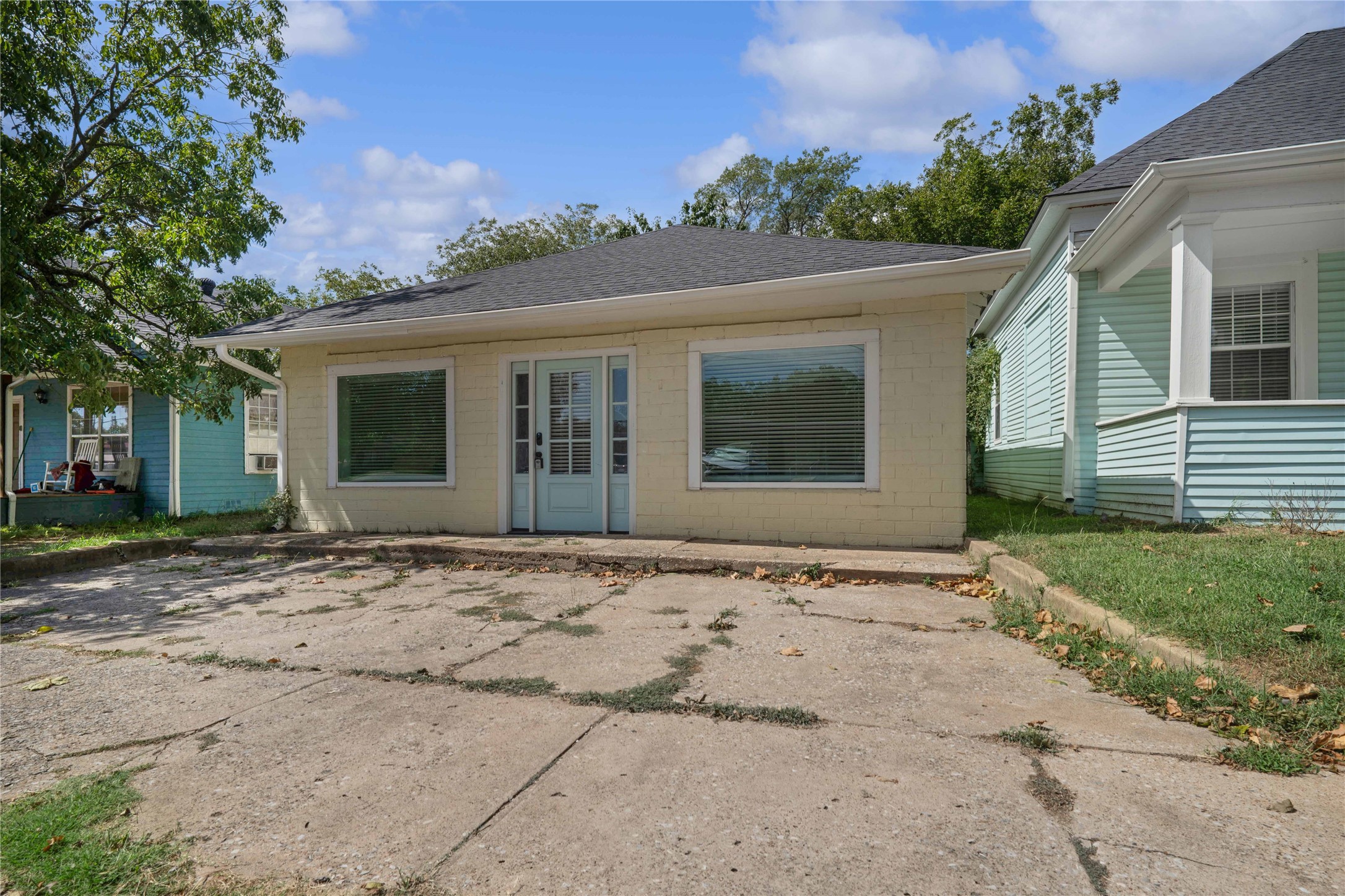 1011 S Armstrong Avenue Denison TX 75020