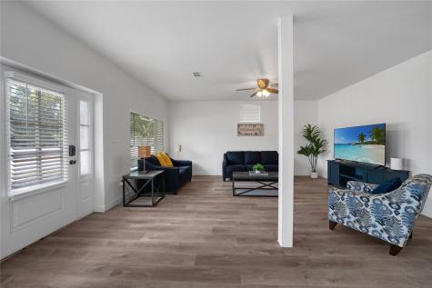 1011 S Armstrong Avenue Denison TX 75020