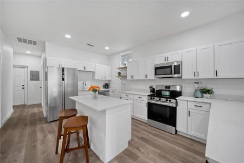 1011 S Armstrong Avenue Denison TX 75020
