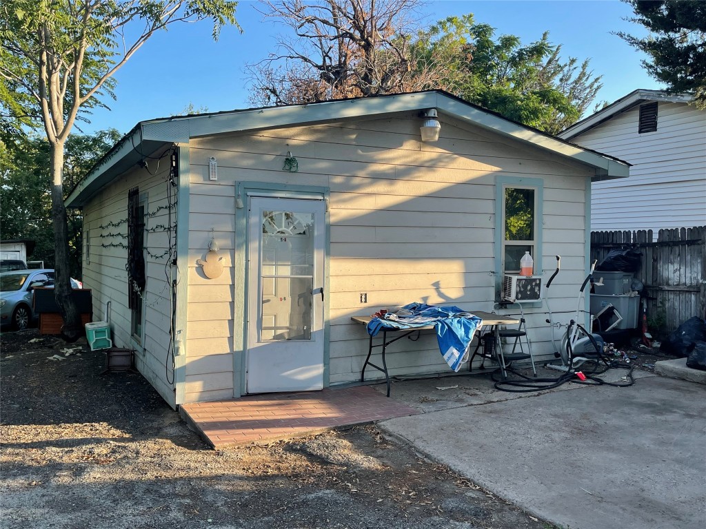 2208 Salisbury Avenue Fort Worth TX 76106