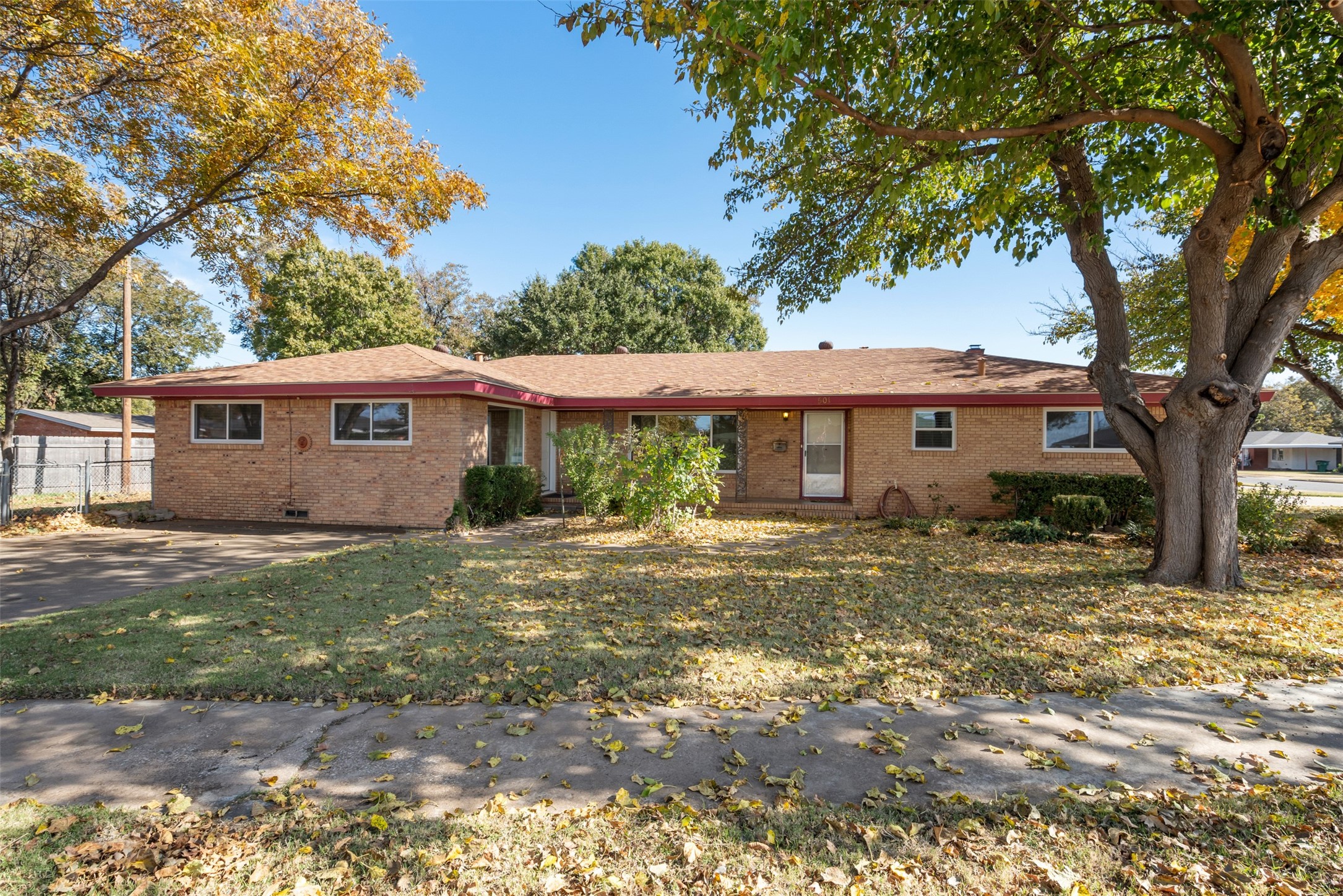 501 S Hilltop Street Burkburnett TX 76354