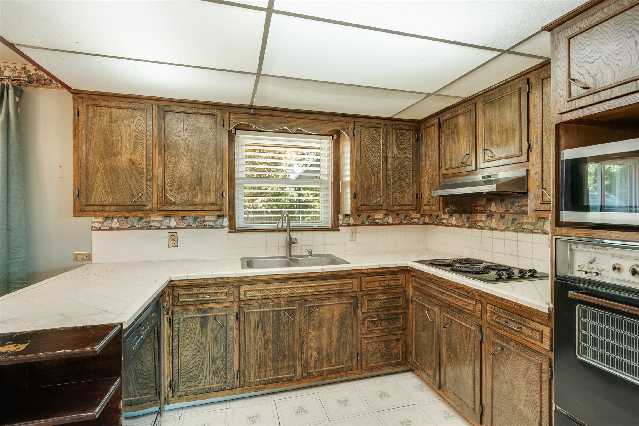 501 S Hilltop Street Burkburnett TX 76354