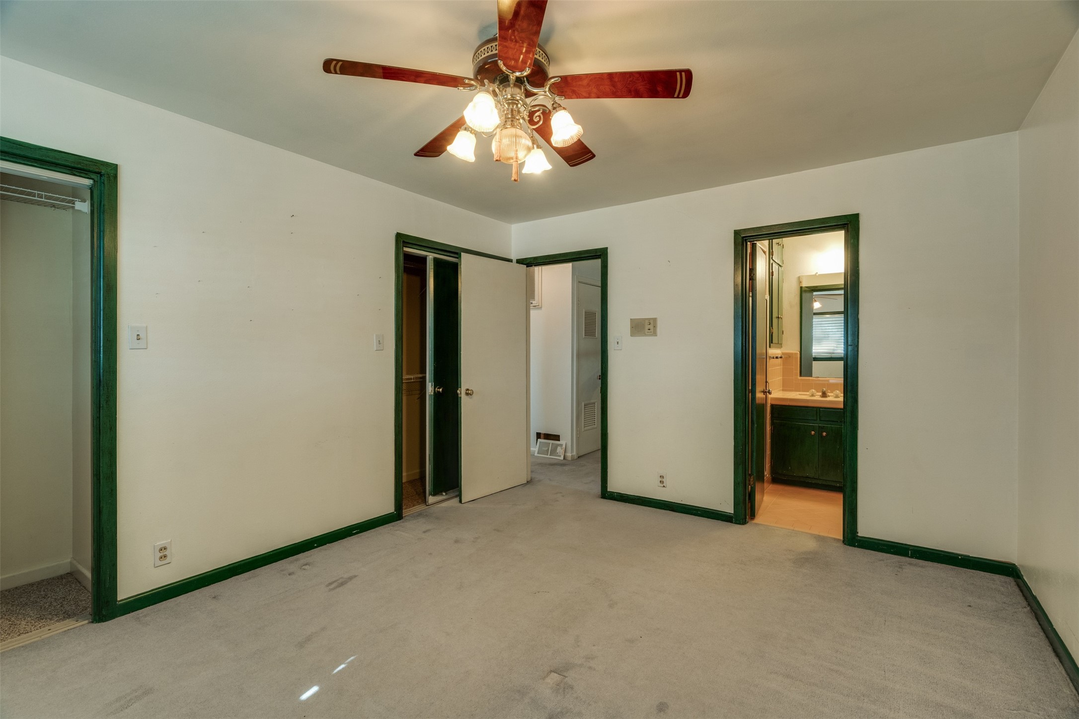 501 S Hilltop Street Burkburnett TX 76354