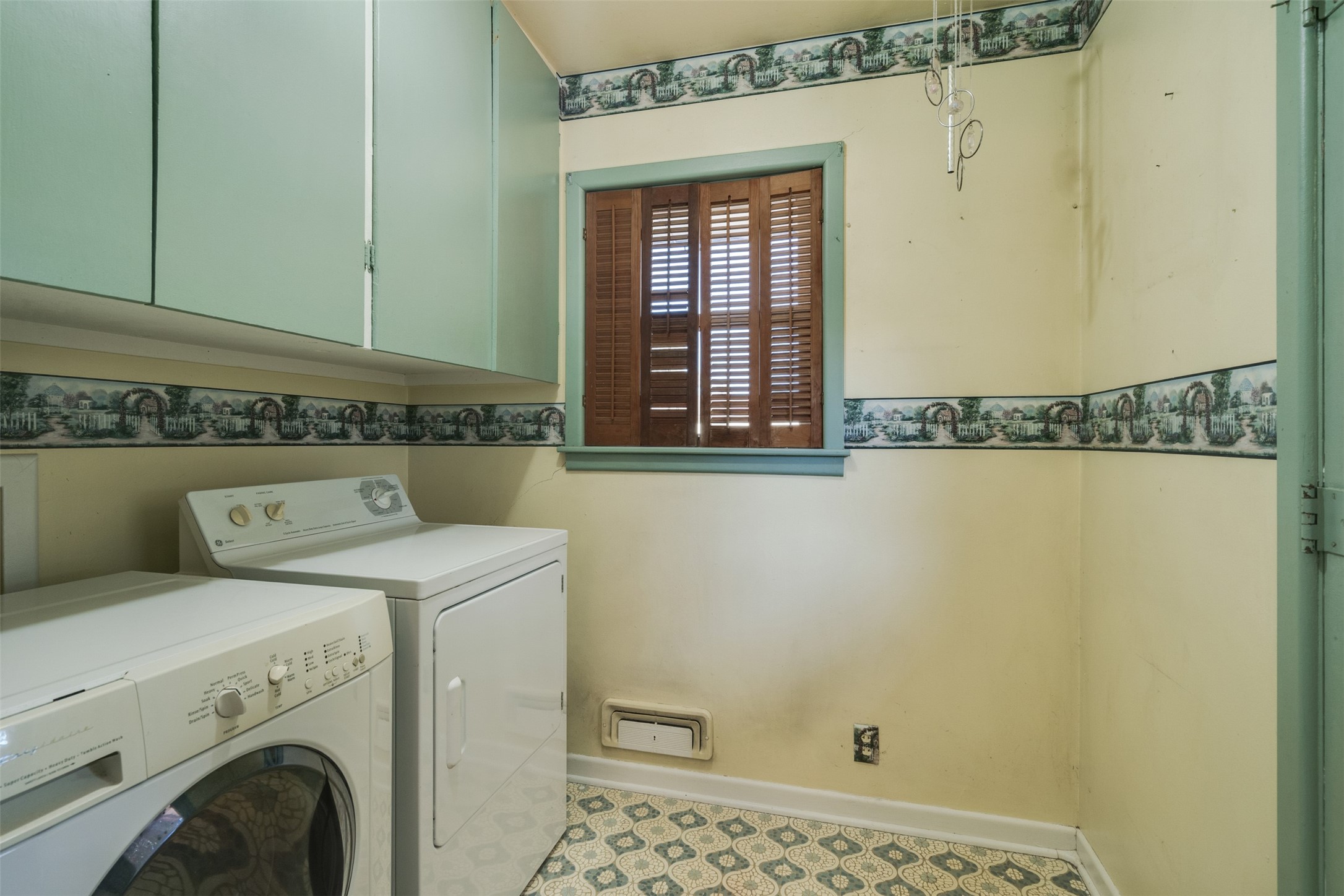 501 S Hilltop Street Burkburnett TX 76354