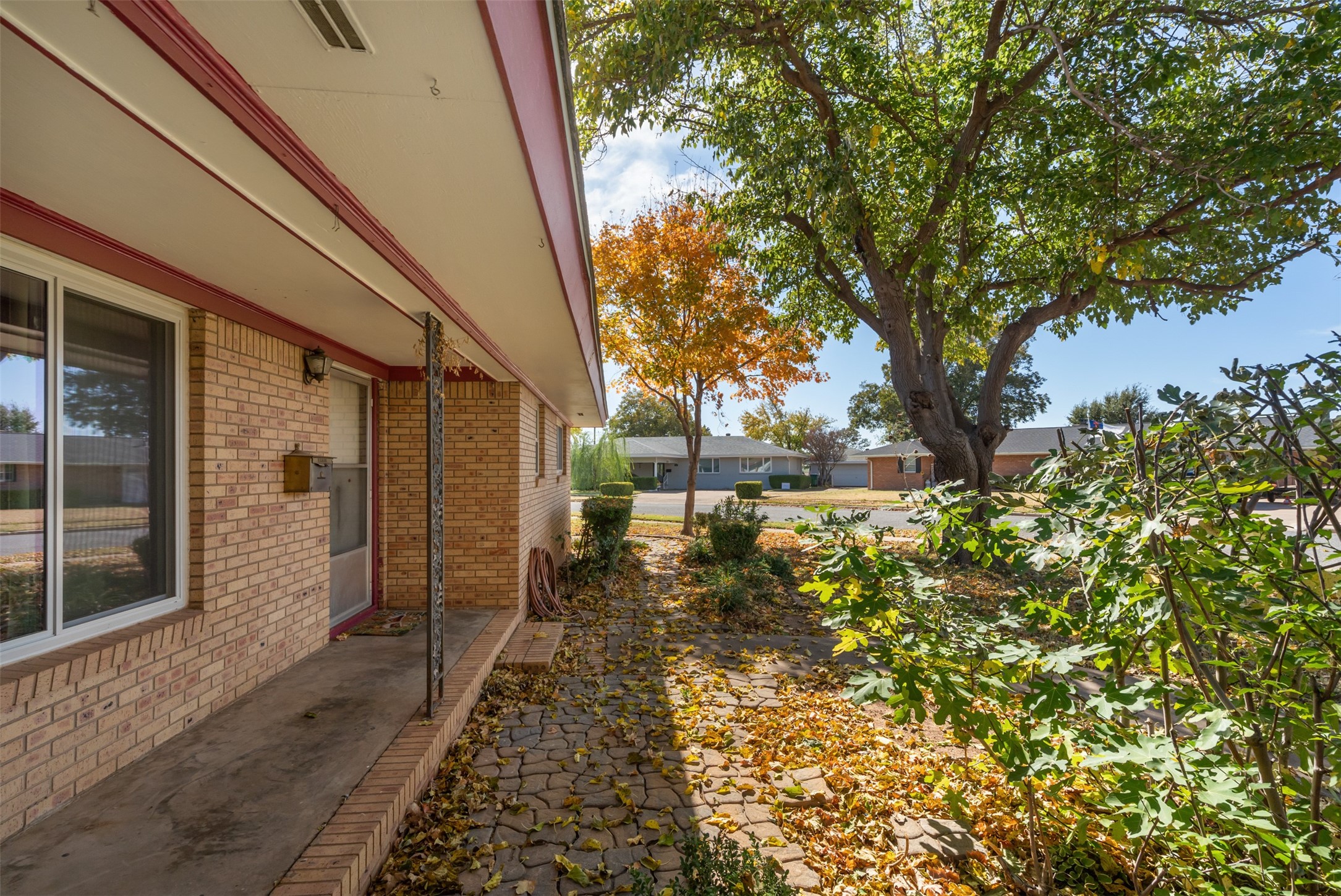 501 S Hilltop Street Burkburnett TX 76354