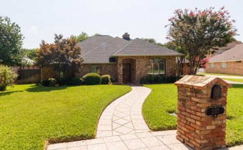 2317 Meandering Way Arlington TX 76011