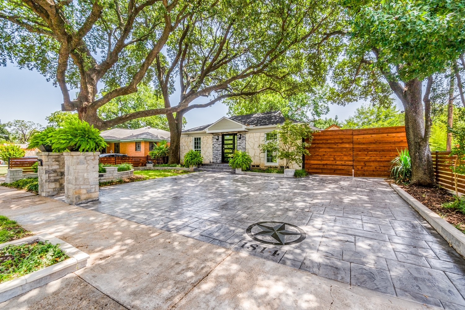 1814 Huntingdon Avenue Dallas TX 75203