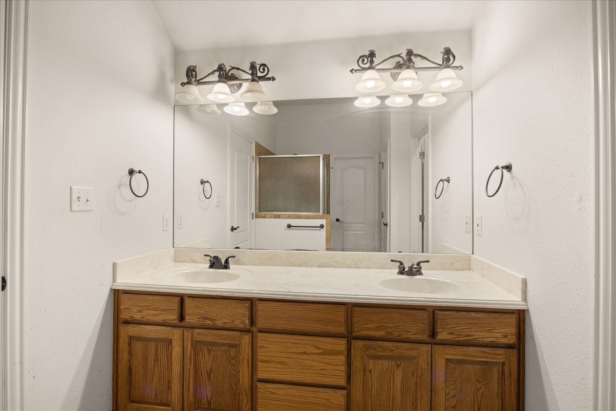 1904 Lazy Court Granbury TX 76048