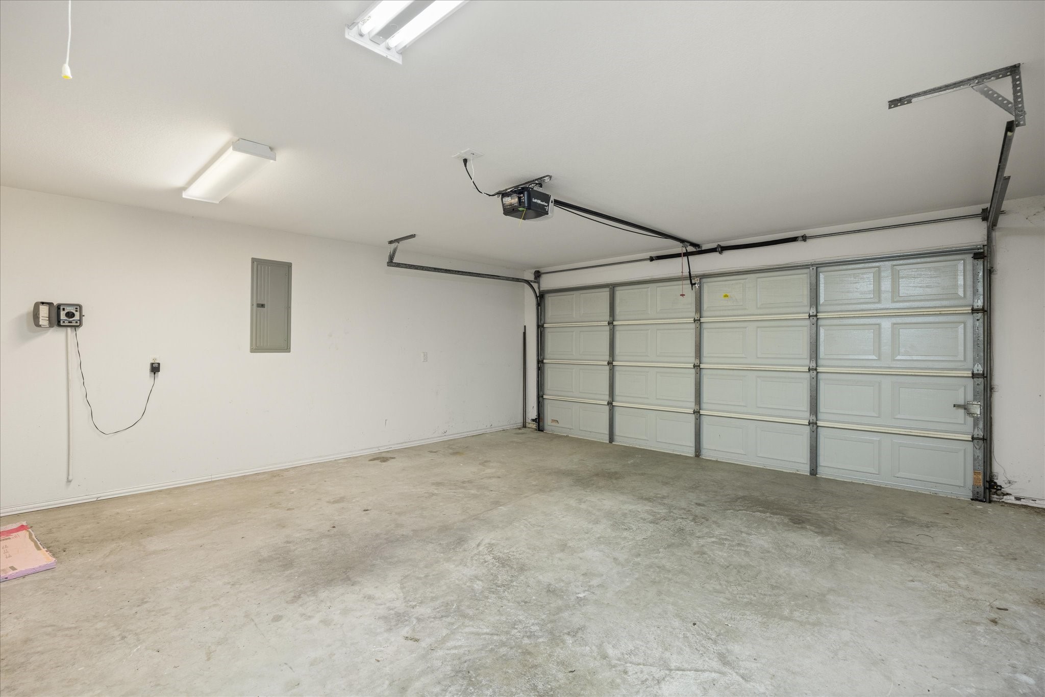 1904 Lazy Court Granbury TX 76048