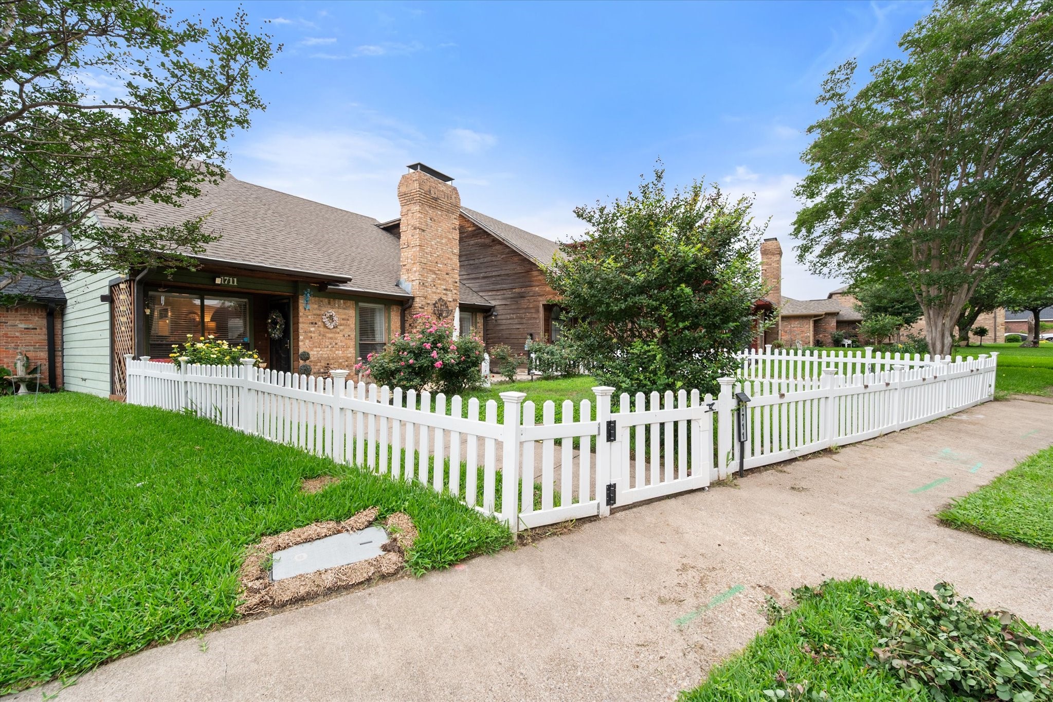 1711 Clearbrook Lane Corsicana TX 75110