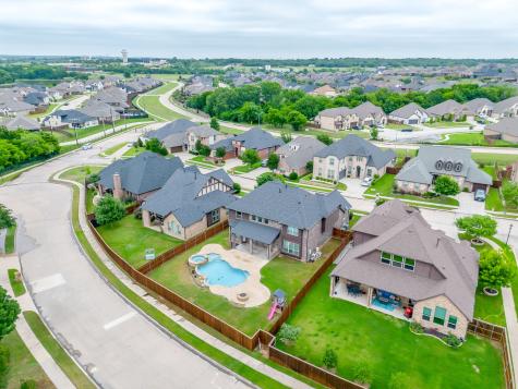 1216 Yosemite Way Burleson TX 76028