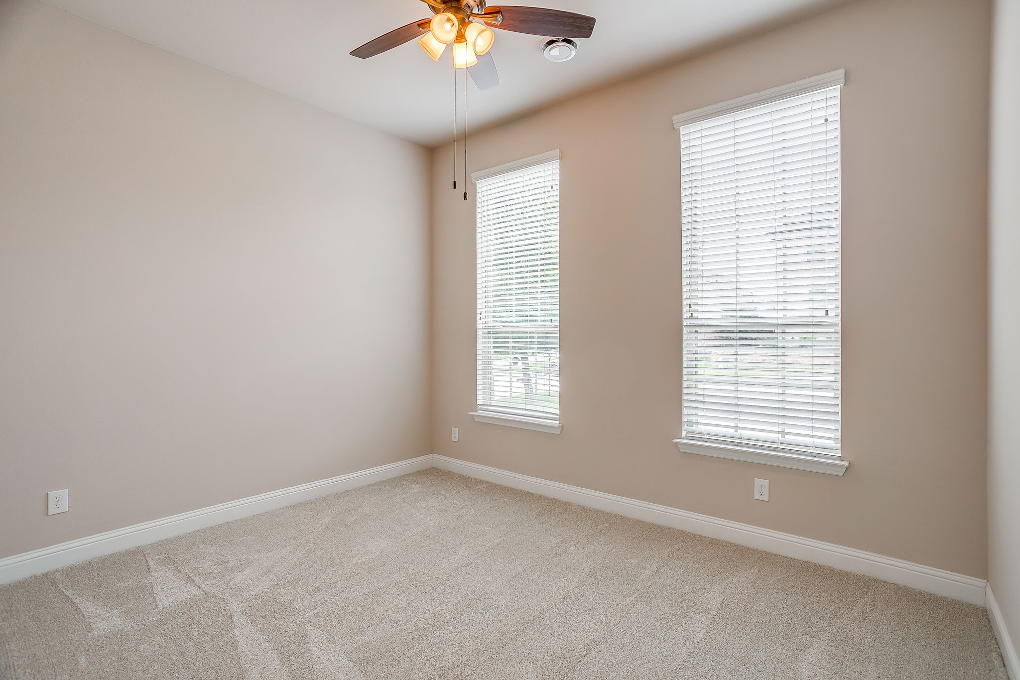 1216 Yosemite Way Burleson TX 76028