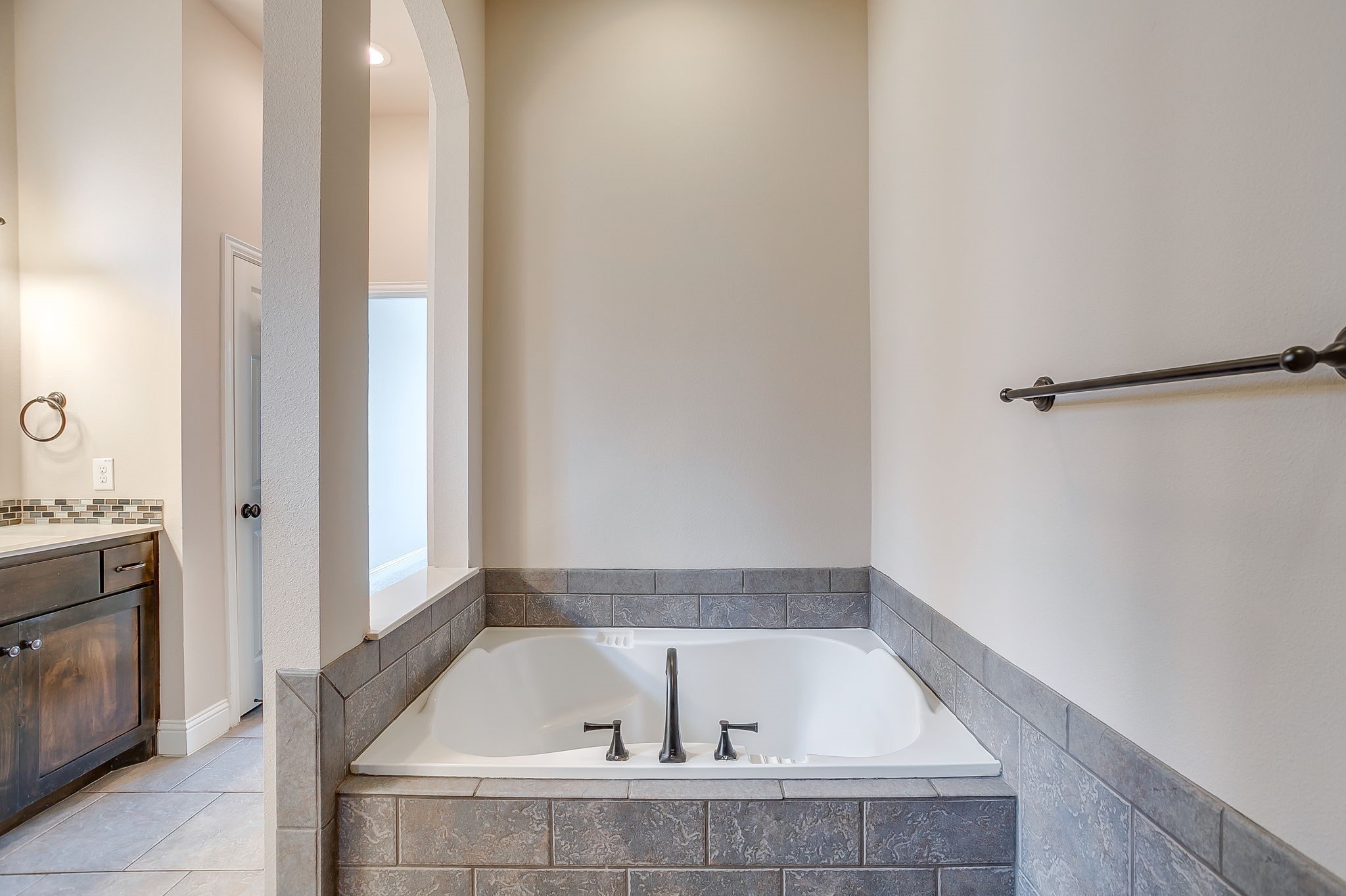 1216 Yosemite Way Burleson TX 76028