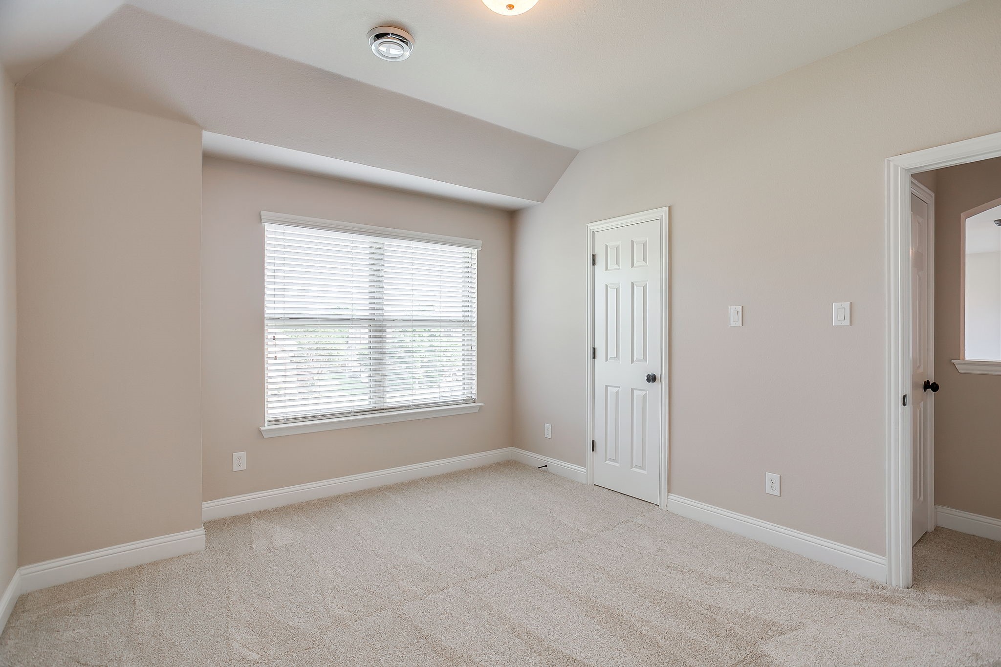 1216 Yosemite Way Burleson TX 76028
