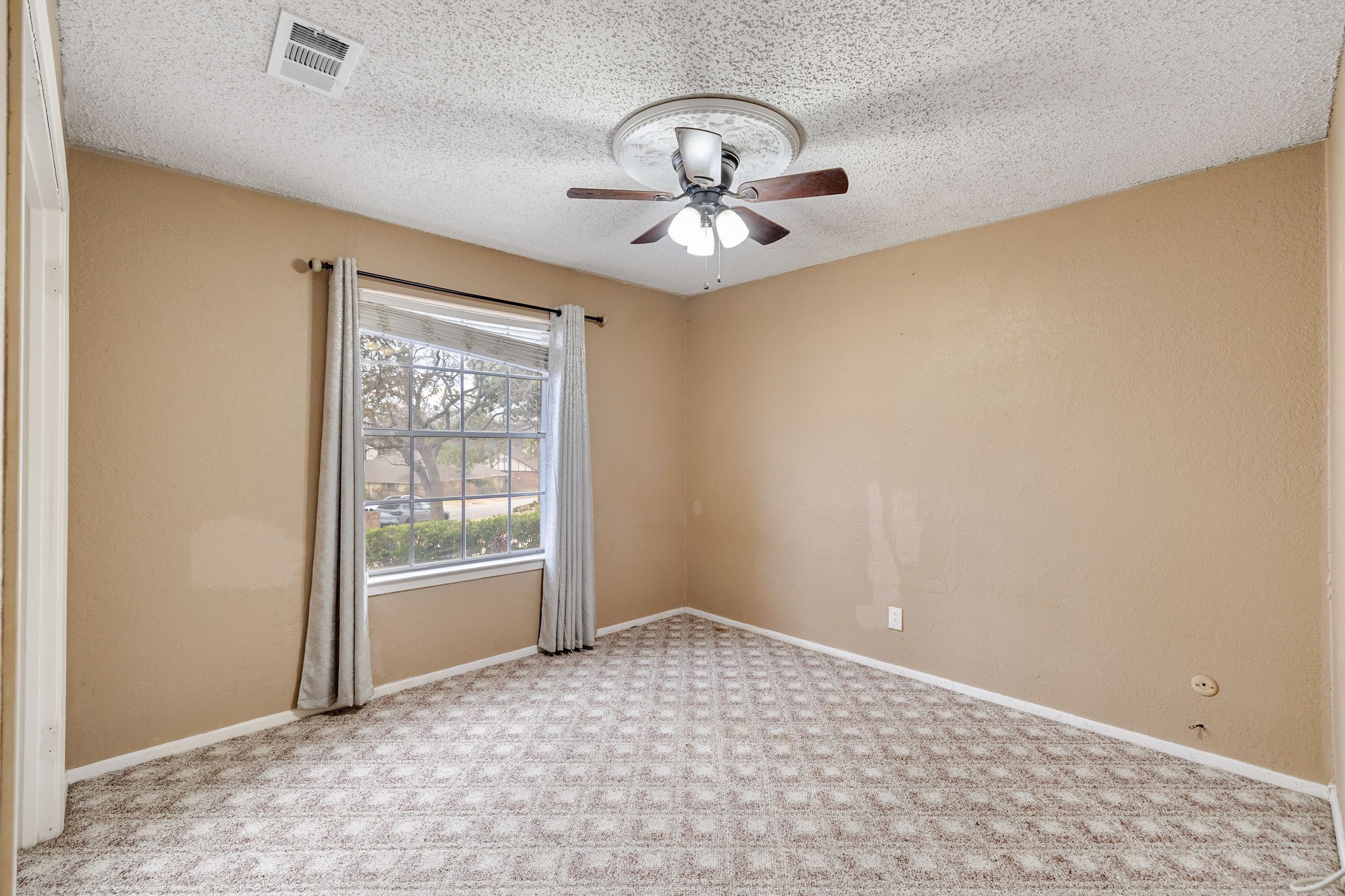 1904 Bay Oaks Court Fort Worth TX 76112