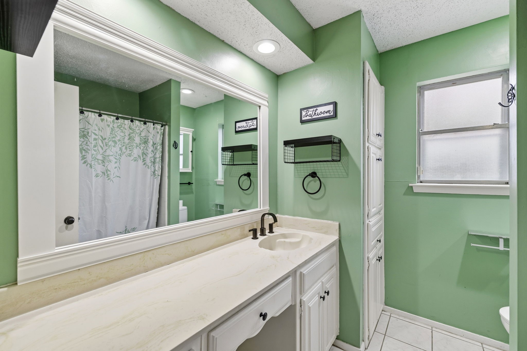 1904 Bay Oaks Court Fort Worth TX 76112