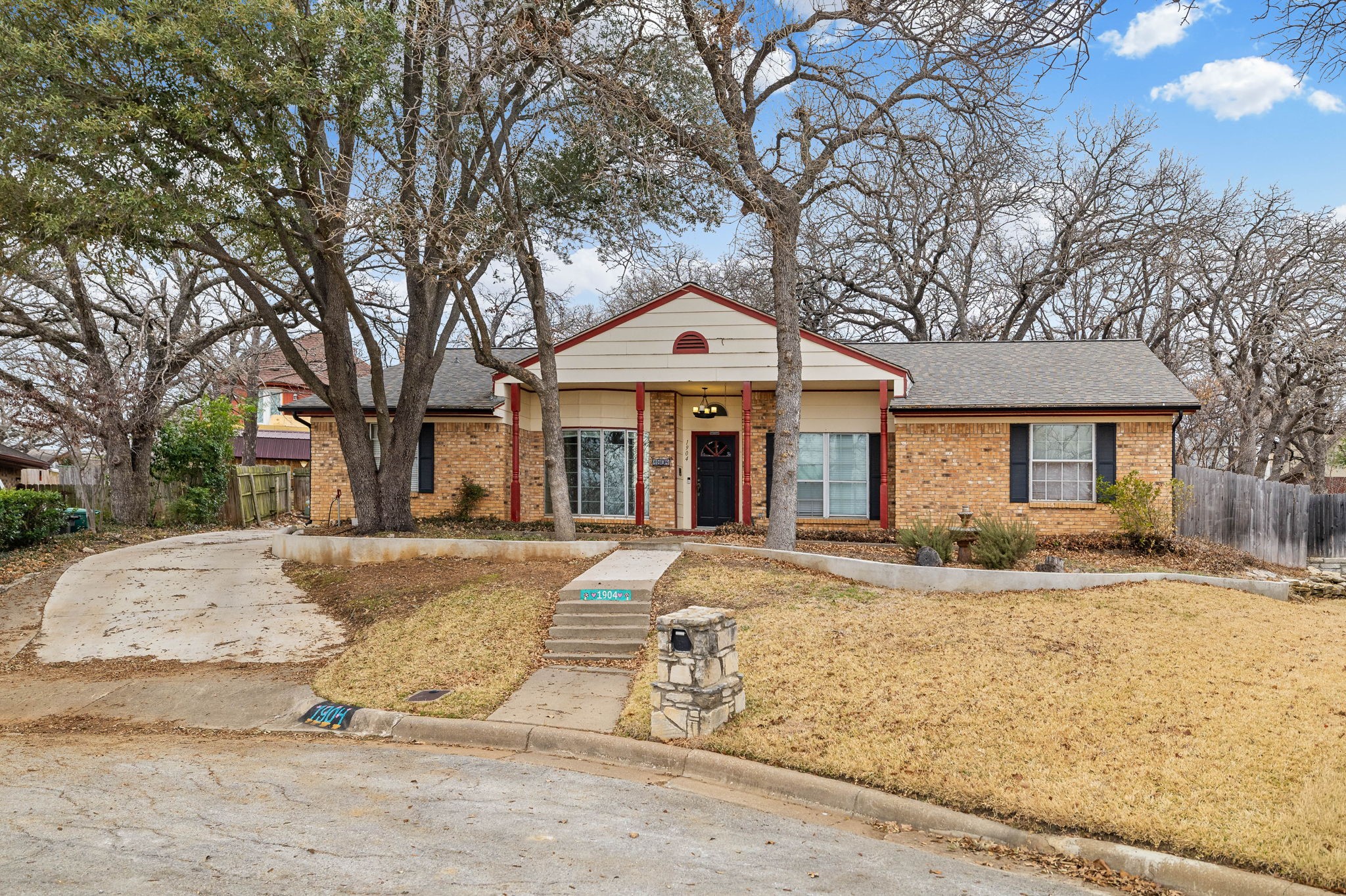 1904 Bay Oaks Court Fort Worth TX 76112