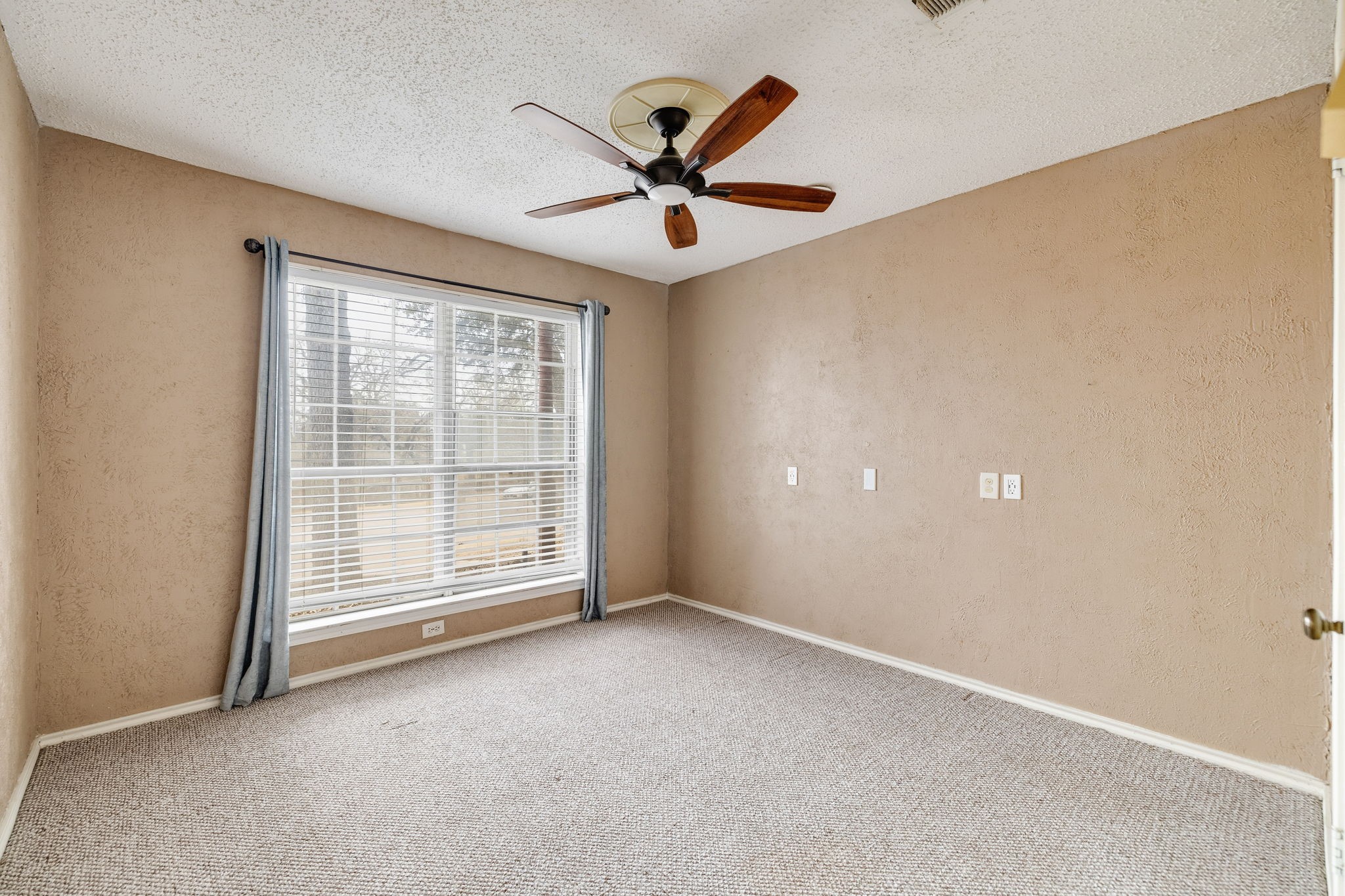1904 Bay Oaks Court Fort Worth TX 76112