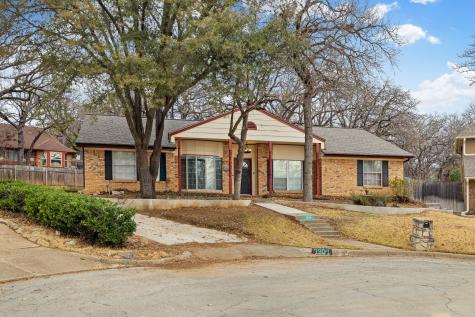 1904 Bay Oaks Court Fort Worth TX 76112
