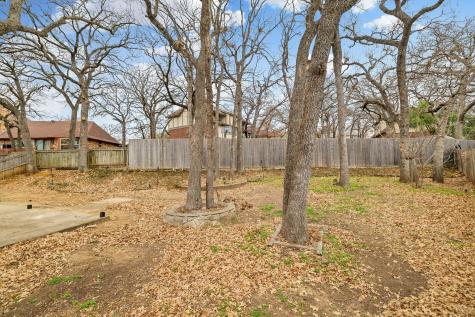 1904 Bay Oaks Court Fort Worth TX 76112