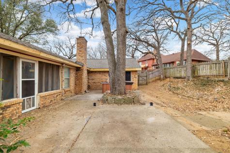 1904 Bay Oaks Court Fort Worth TX 76112