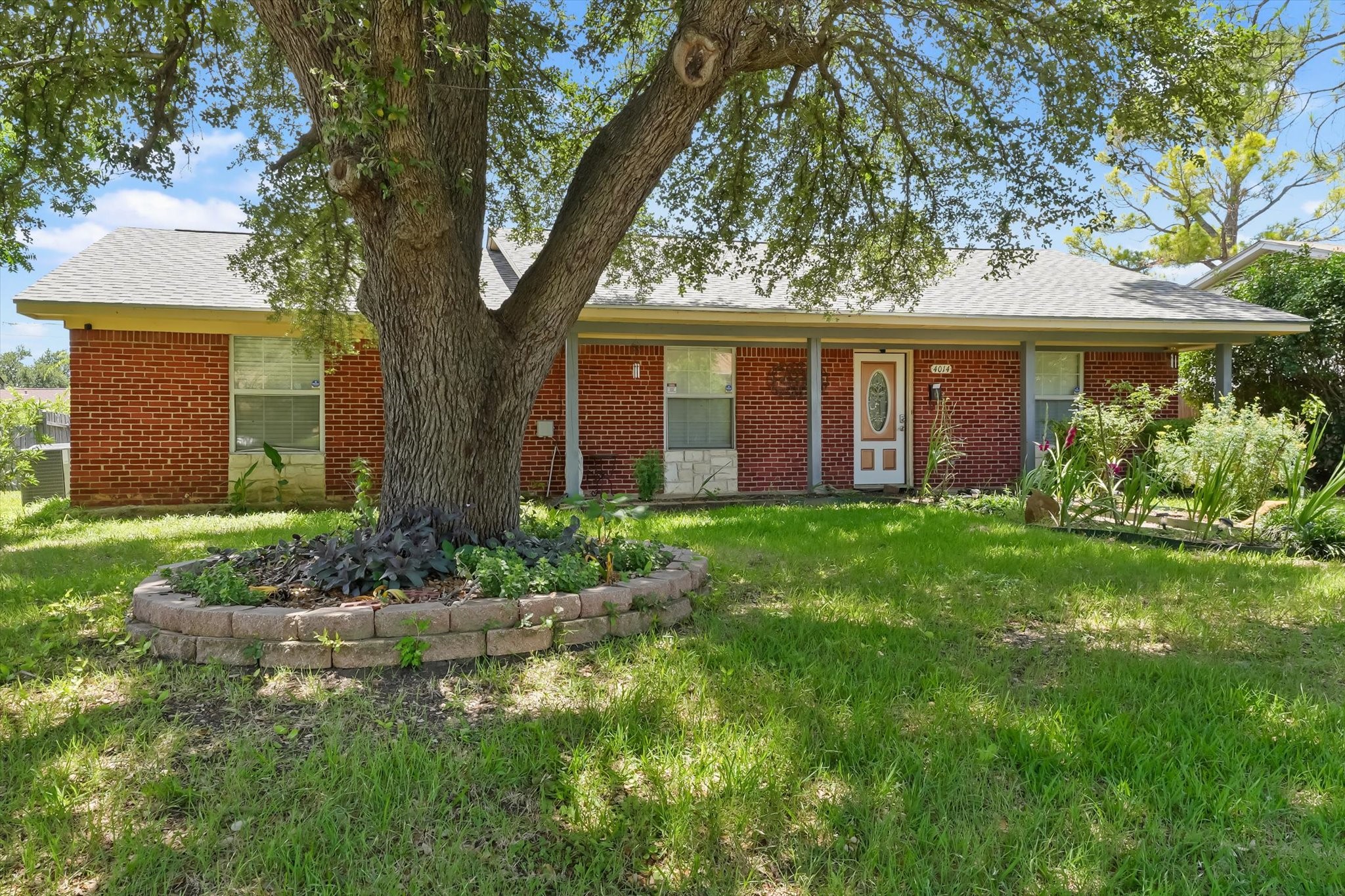 4014 W Rochelle Road Irving TX 75062