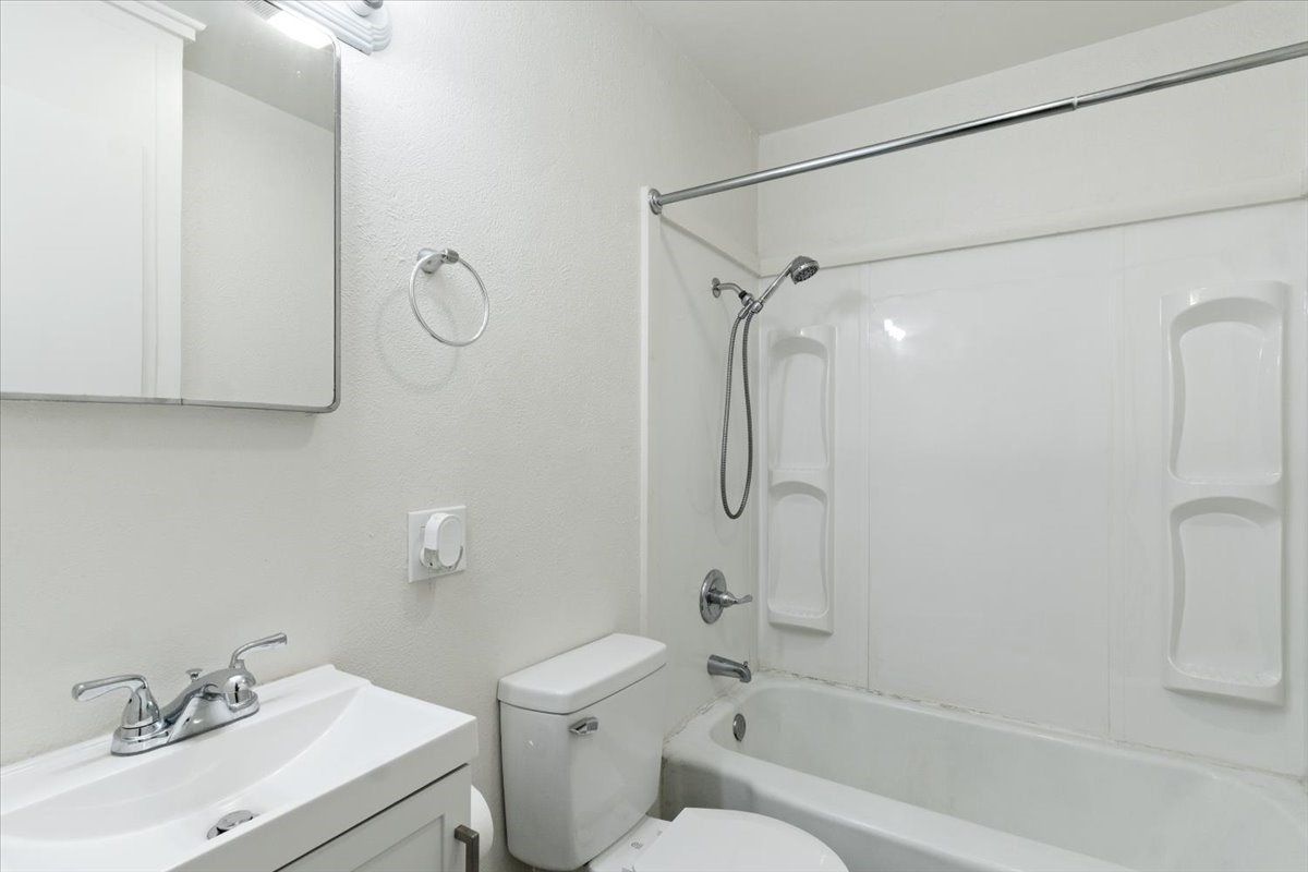 716 N Cummings Drive Alvarado TX 76009