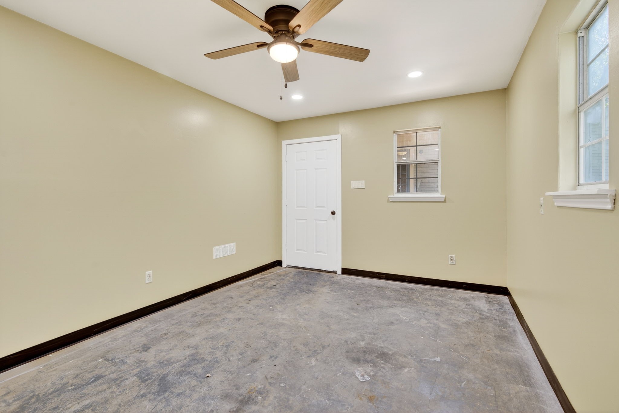 2711 N Locust Street Denton TX 76209