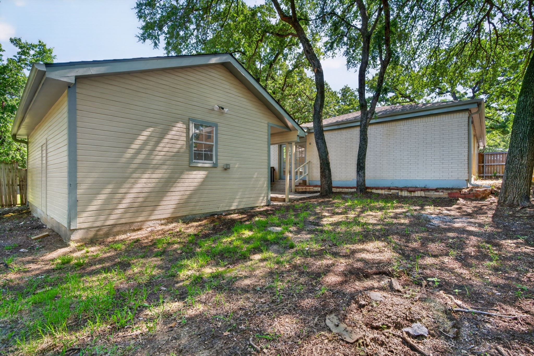2711 N Locust Street Denton TX 76209