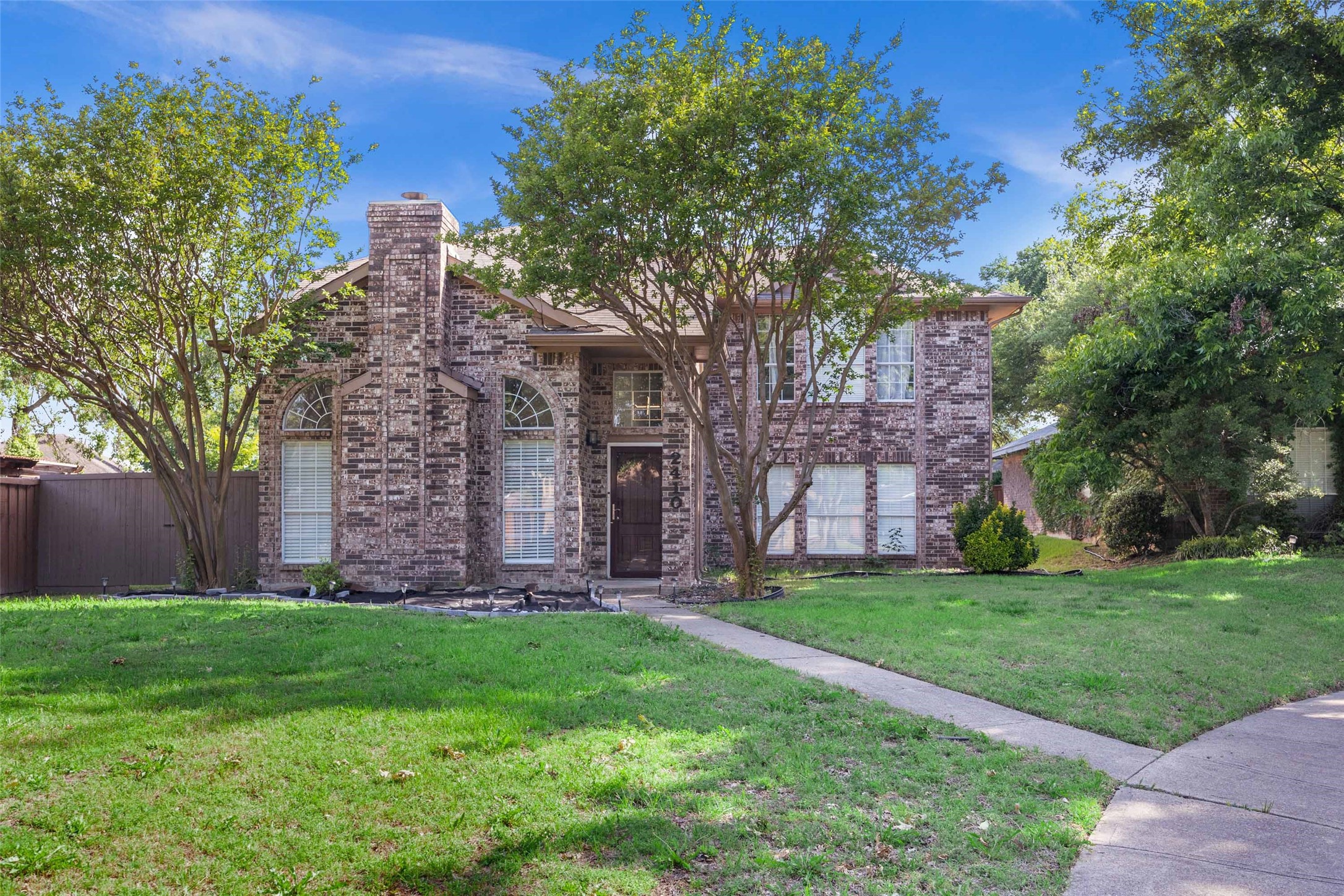 2410 Hedgeway Circle Garland TX 75044