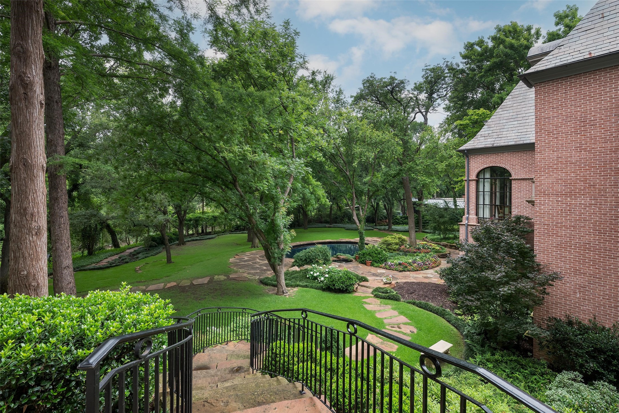 9769 Audubon Place Dallas TX 75220