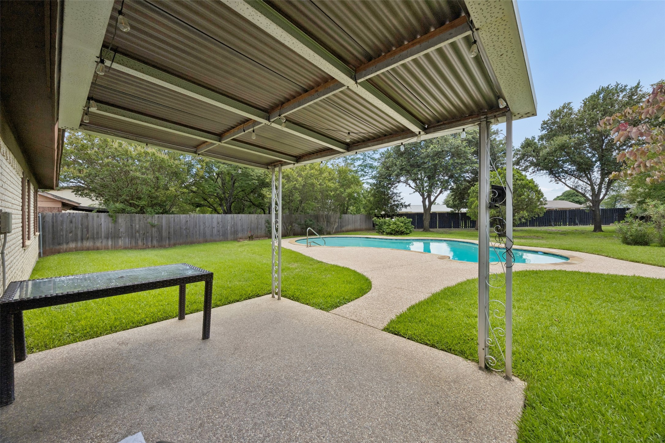 4504 Coffee Road Haltom City TX 76117