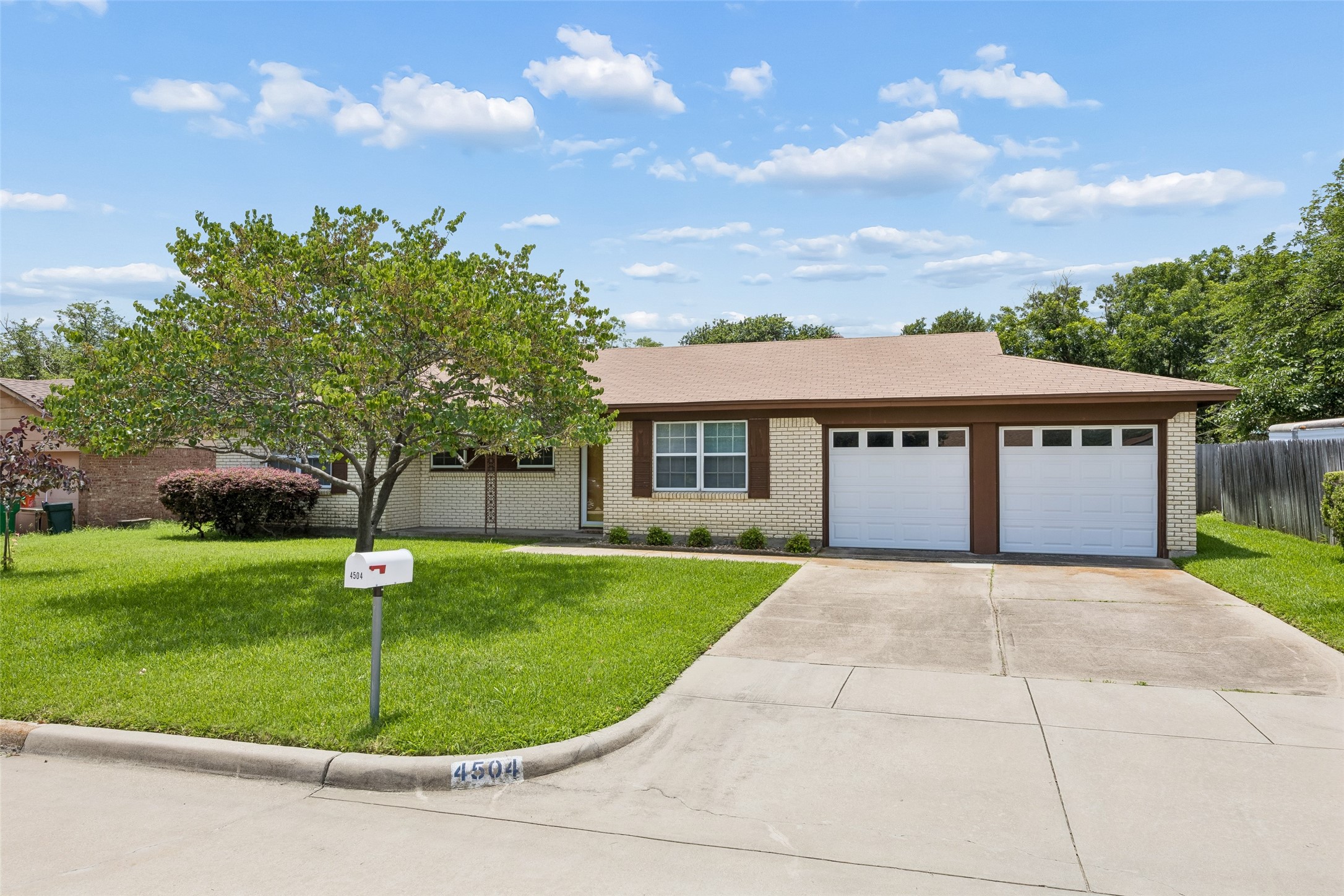 4504 Coffee Road Haltom City TX 76117