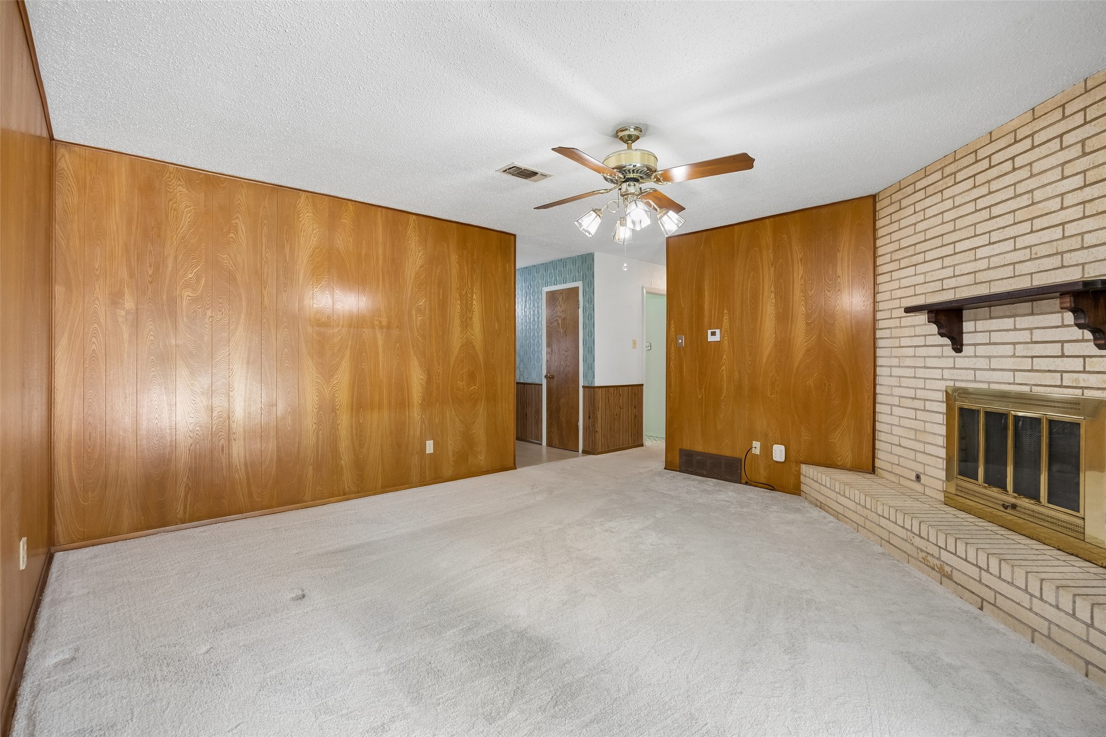 4504 Coffee Road Haltom City TX 76117