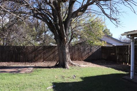 916 Poindexter Avenue Cleburne TX 76033