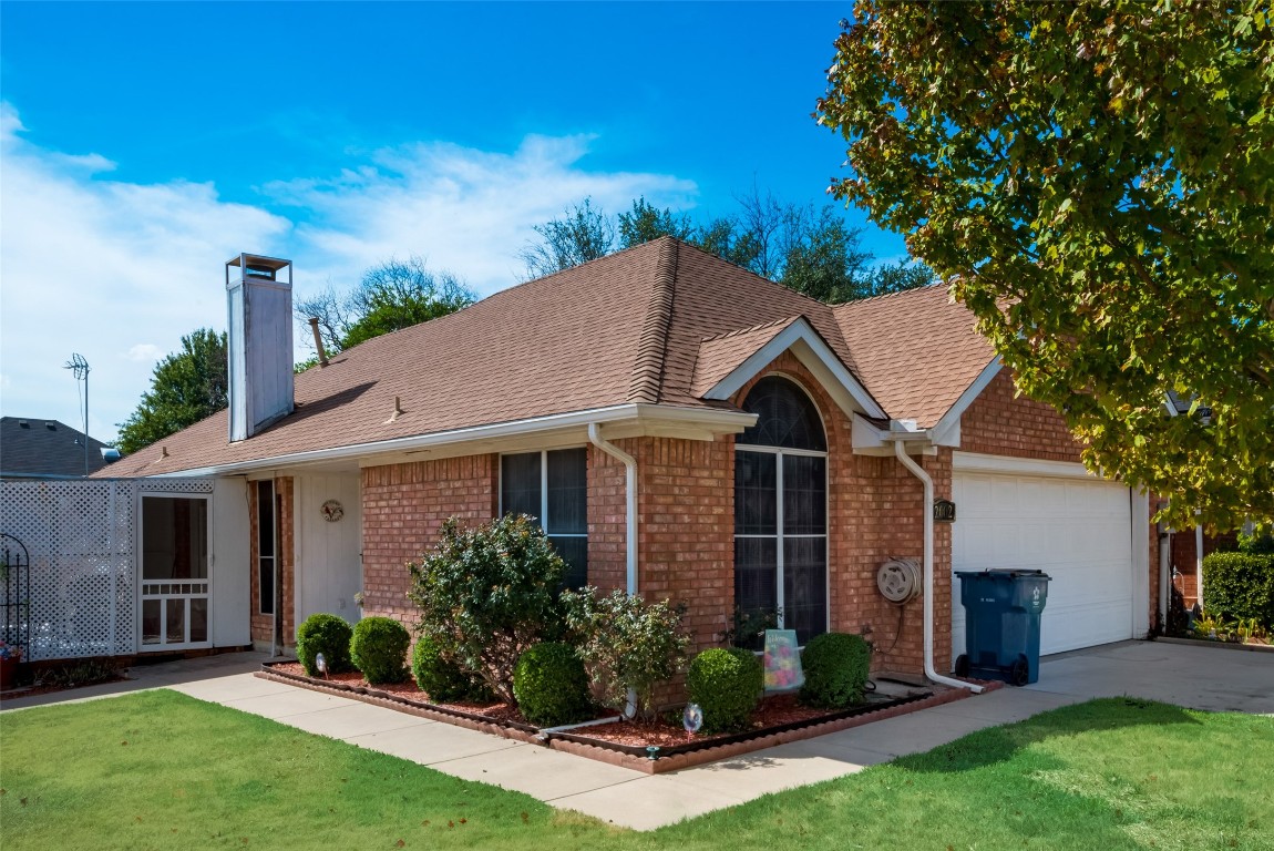 2002 Raven Lane Lewisville TX 75077