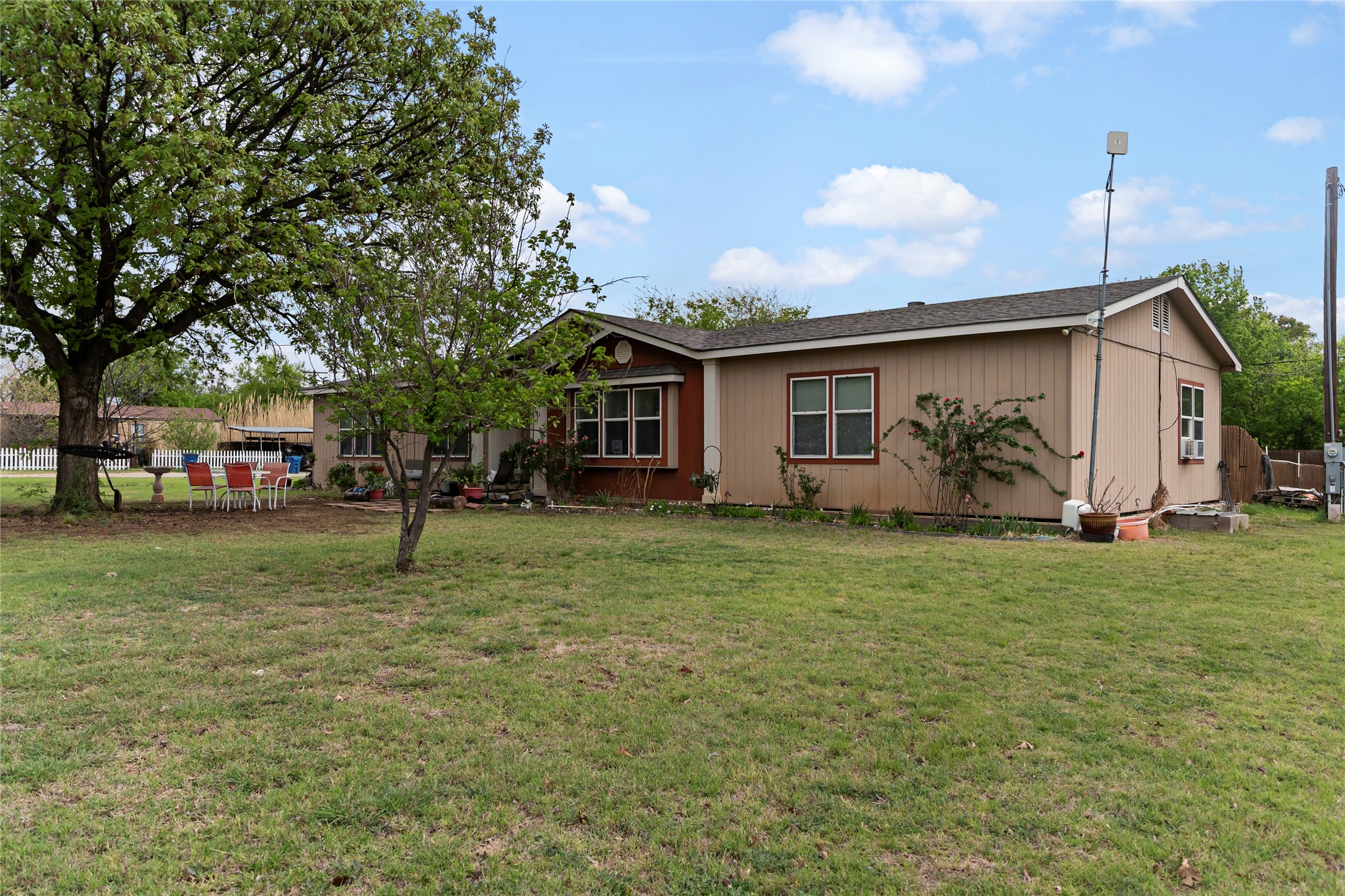 741 Conrad Avenue Albany TX 76430