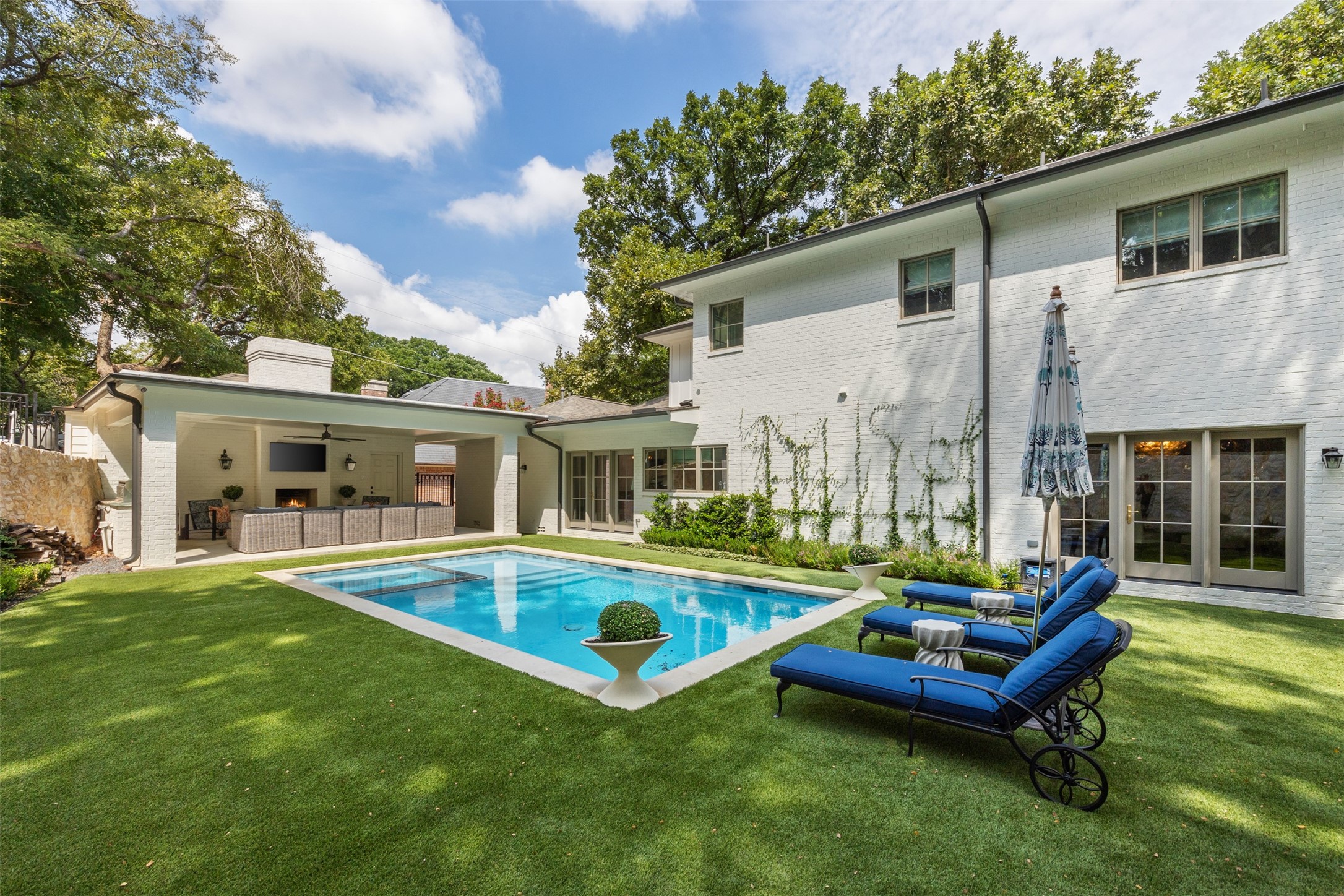 2211 Colonial Parkway Fort Worth TX 76109