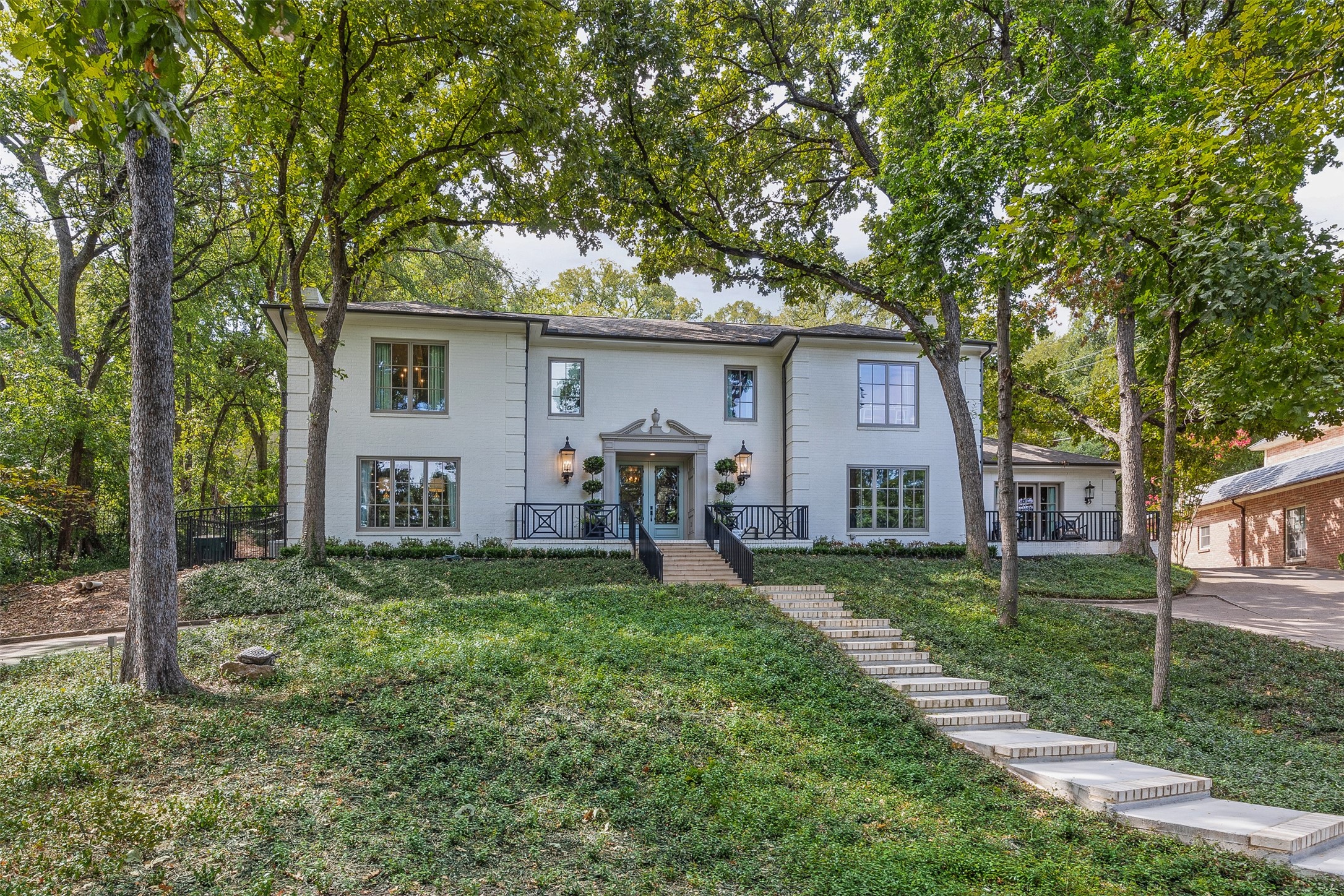 2211 Colonial Parkway Fort Worth TX 76109