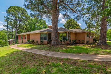 1430 W Hull Street Denison TX 75020