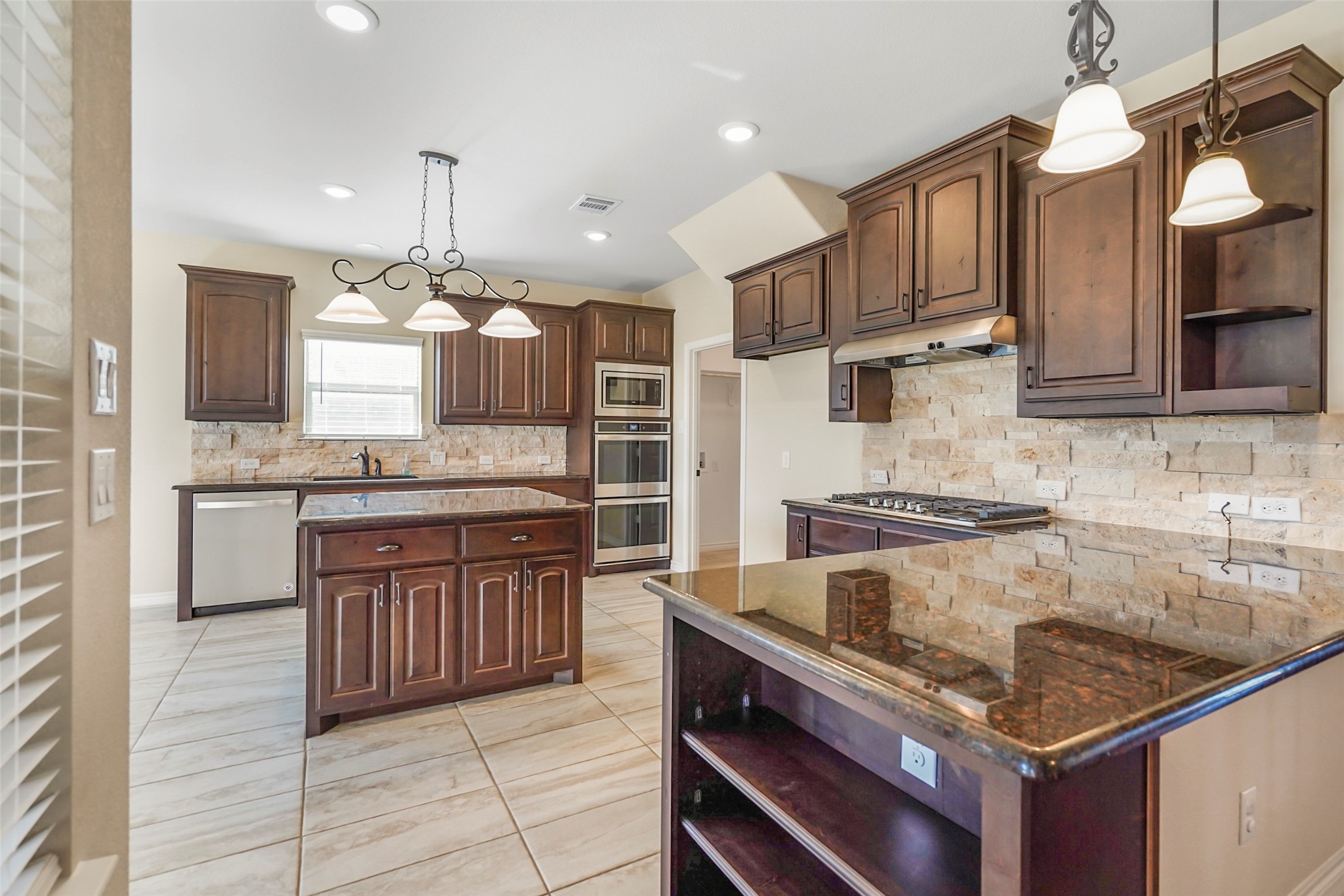 253 Cattlemans Trail Saginaw TX 76131