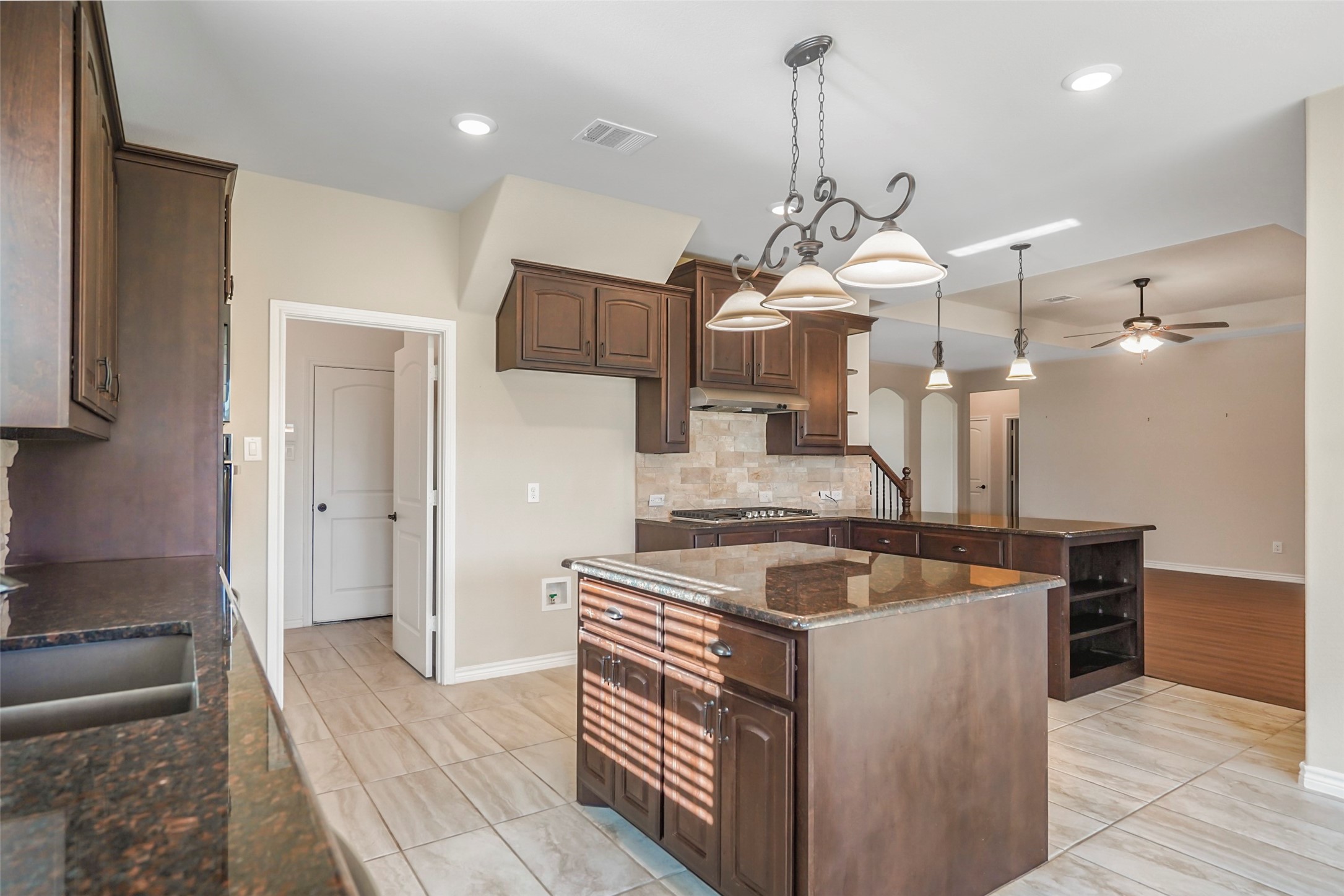 253 Cattlemans Trail Saginaw TX 76131