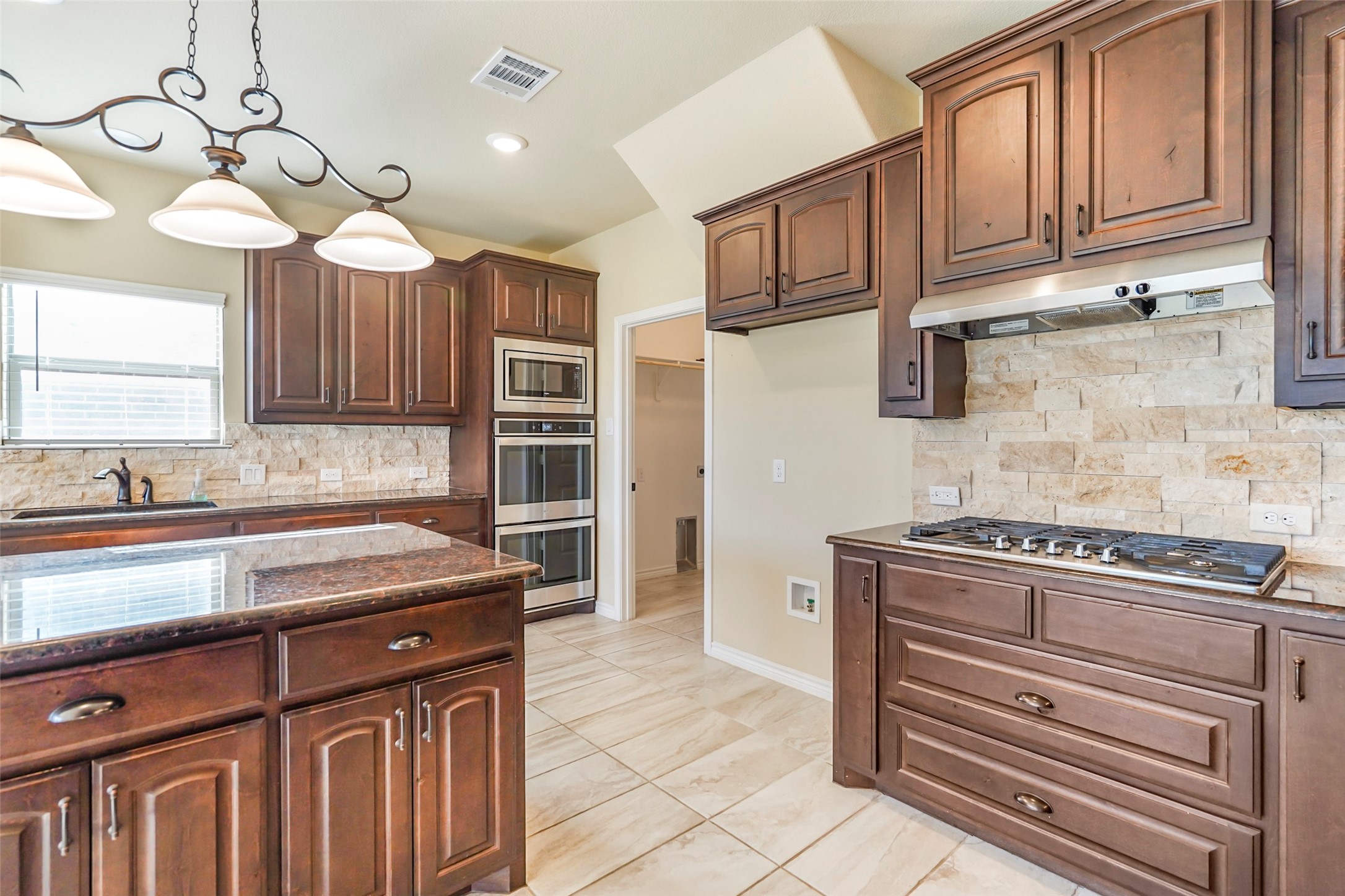 253 Cattlemans Trail Saginaw TX 76131