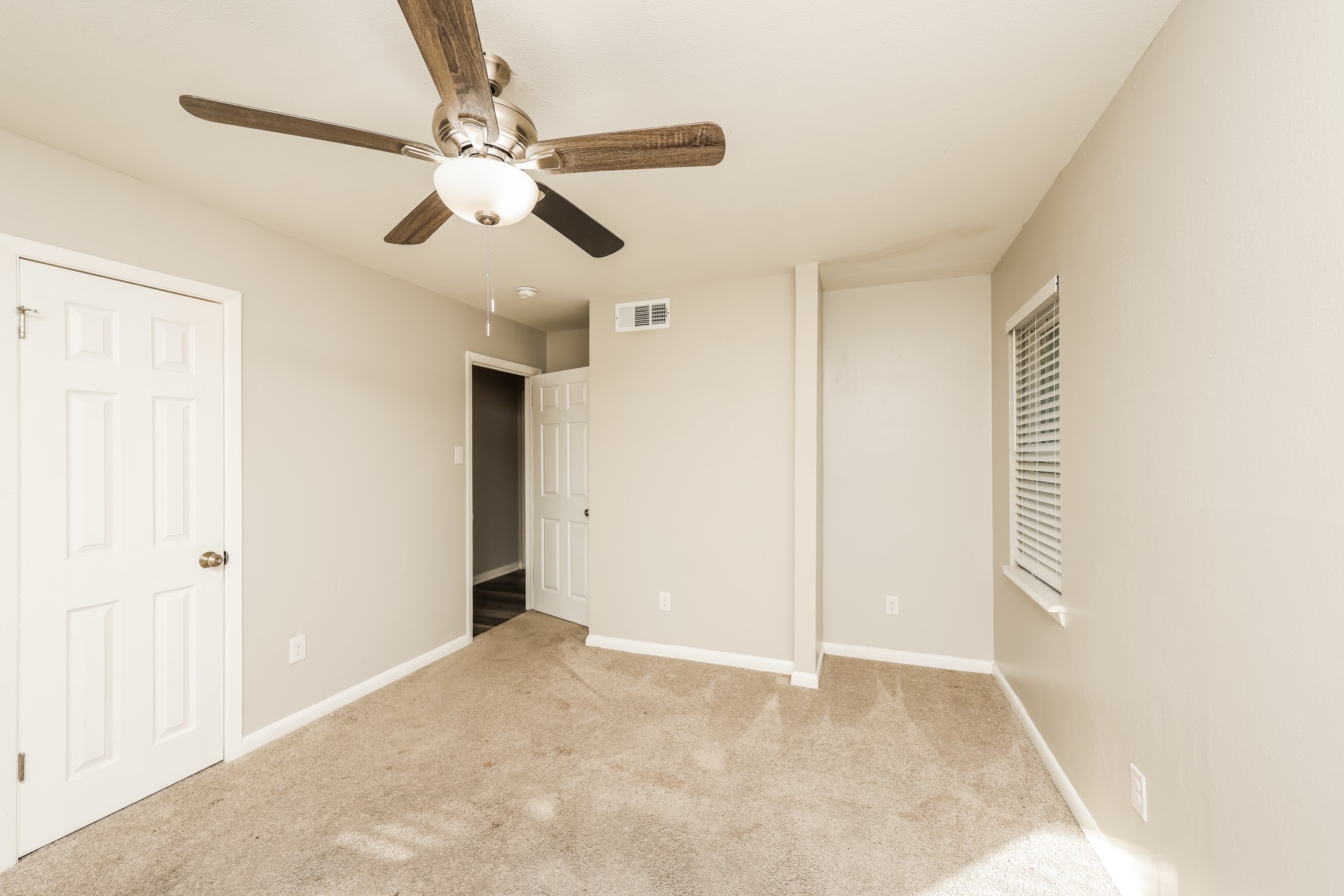 7728 Huttig Avenue Dallas TX 75217